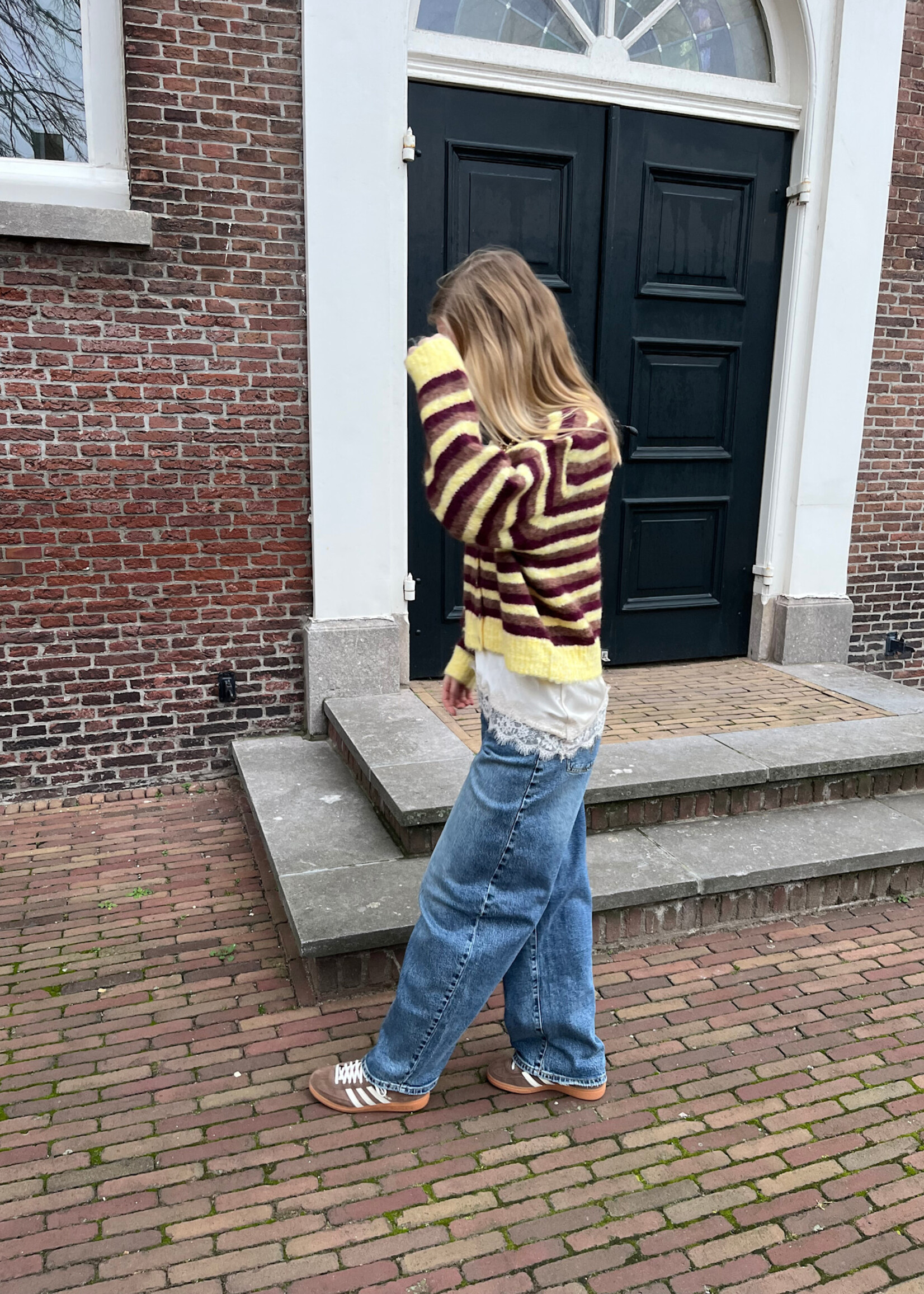 Flo Boutique Lace top Bee Beige