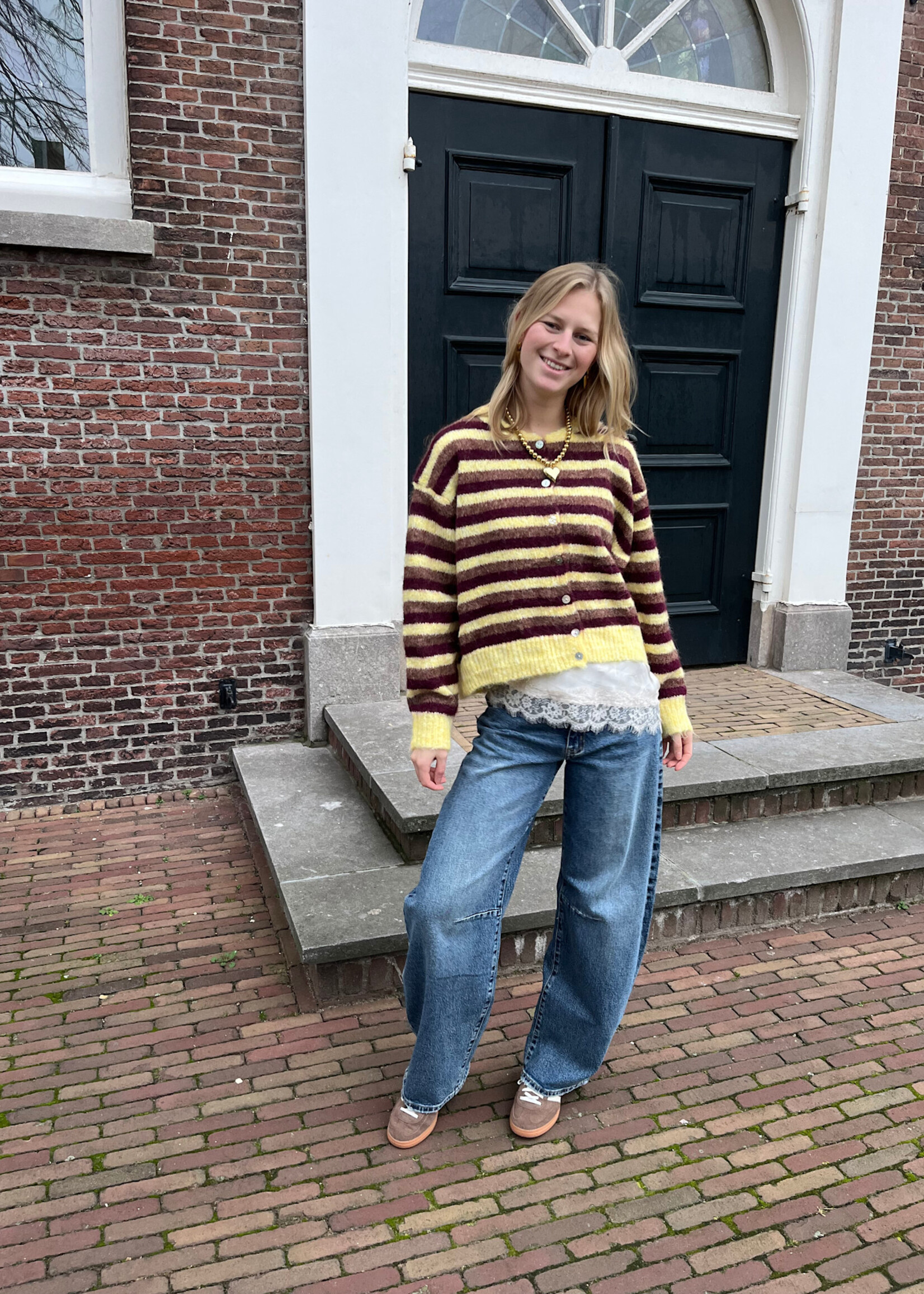 Flo Boutique Lace top Bee Beige