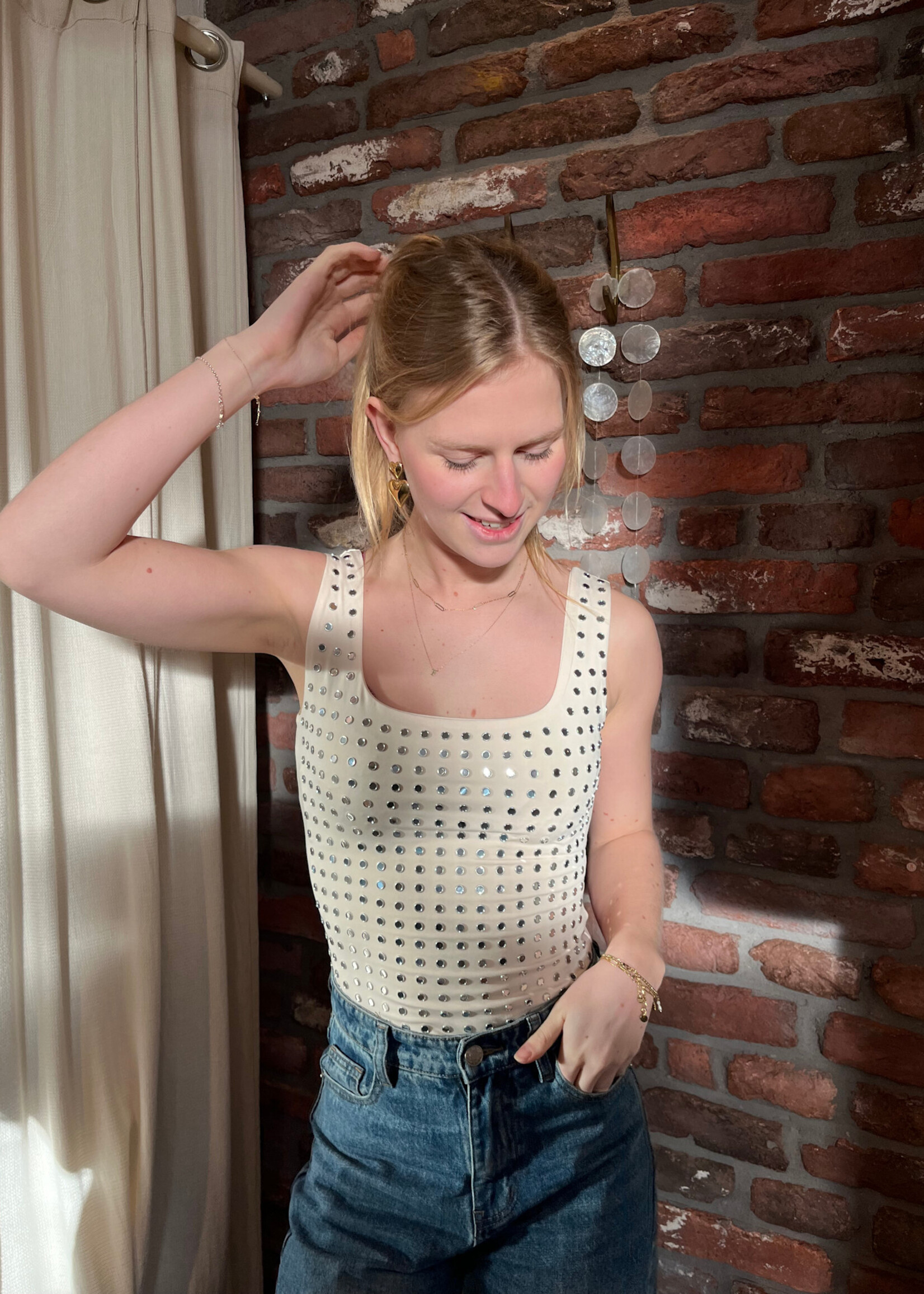 Flo Boutique Body Velite Studs Beige