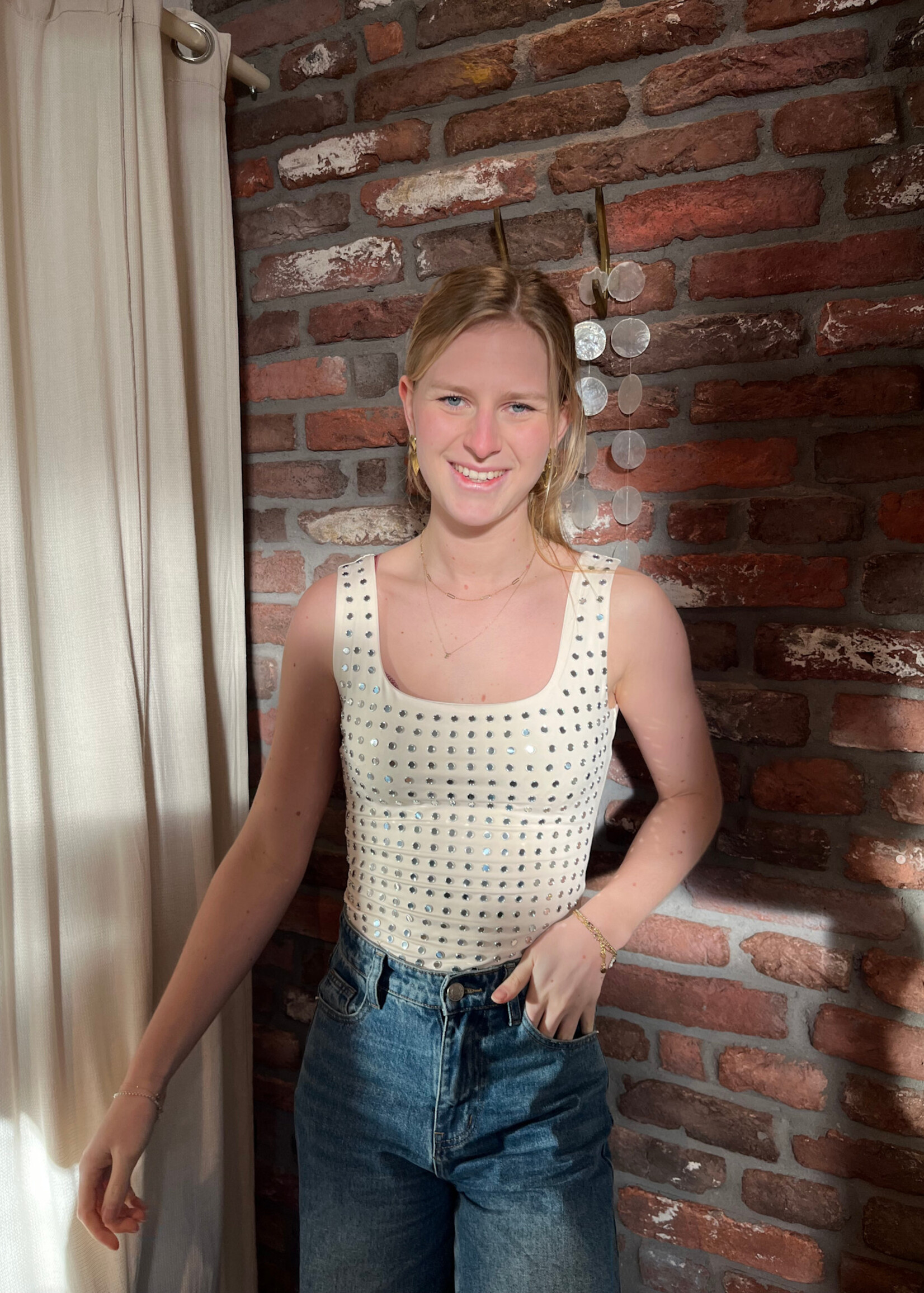 Flo Boutique Body Velite Studs Beige