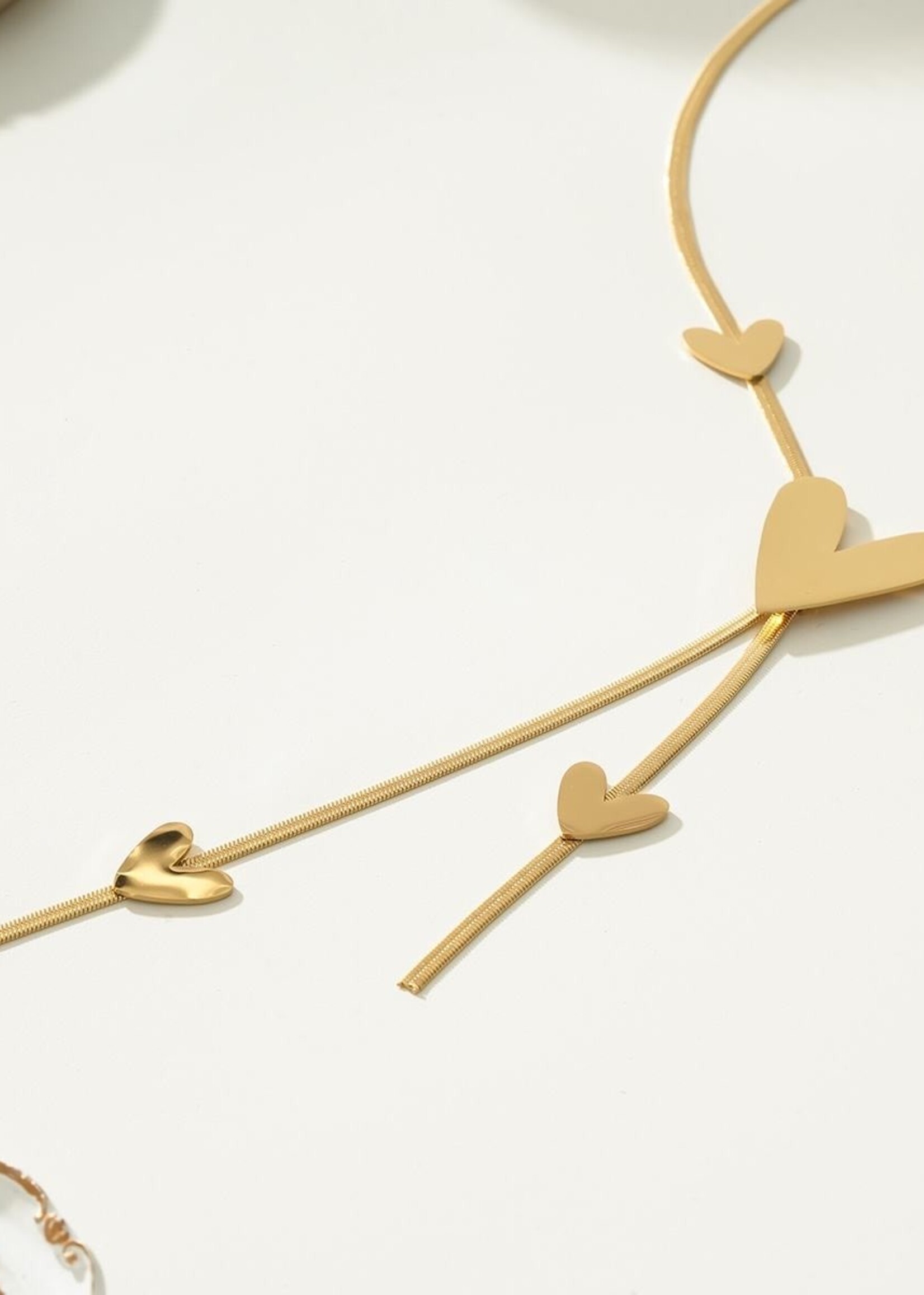 Flo Boutique Long Necklace Splitting Hearts