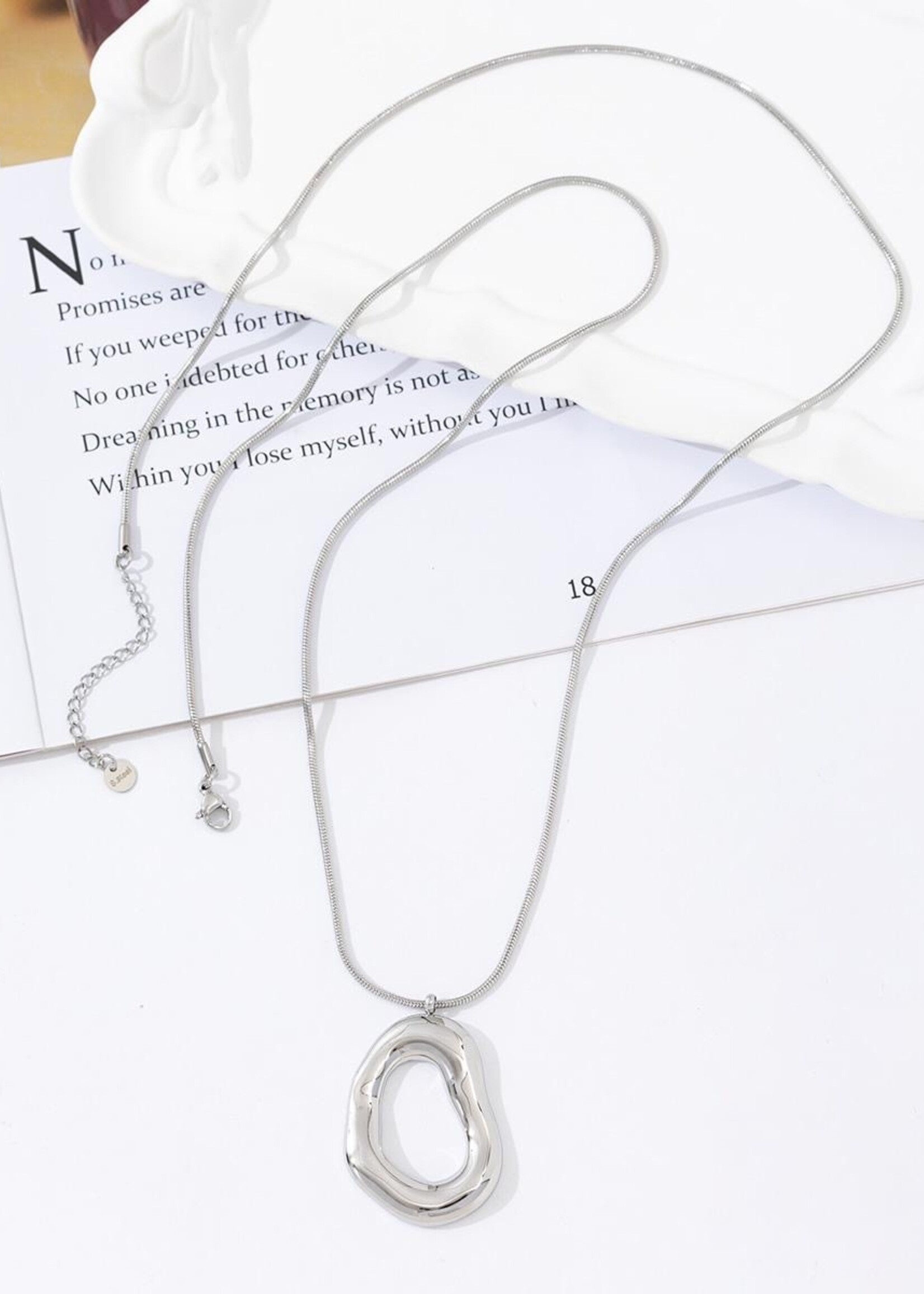 Flo Boutique Long Necklace Aesthetic