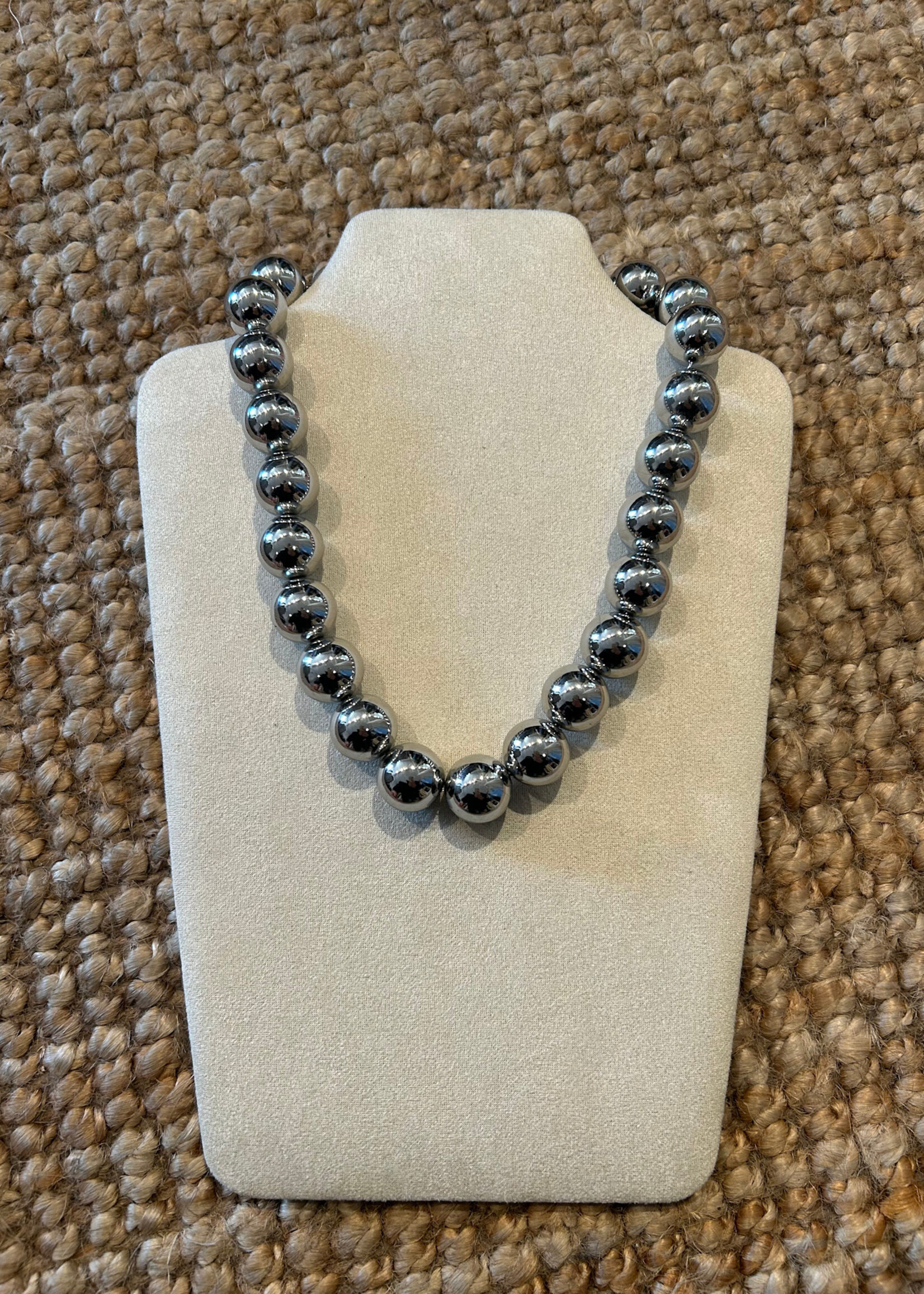 Flo Boutique Hollow Bead Necklace Big Size