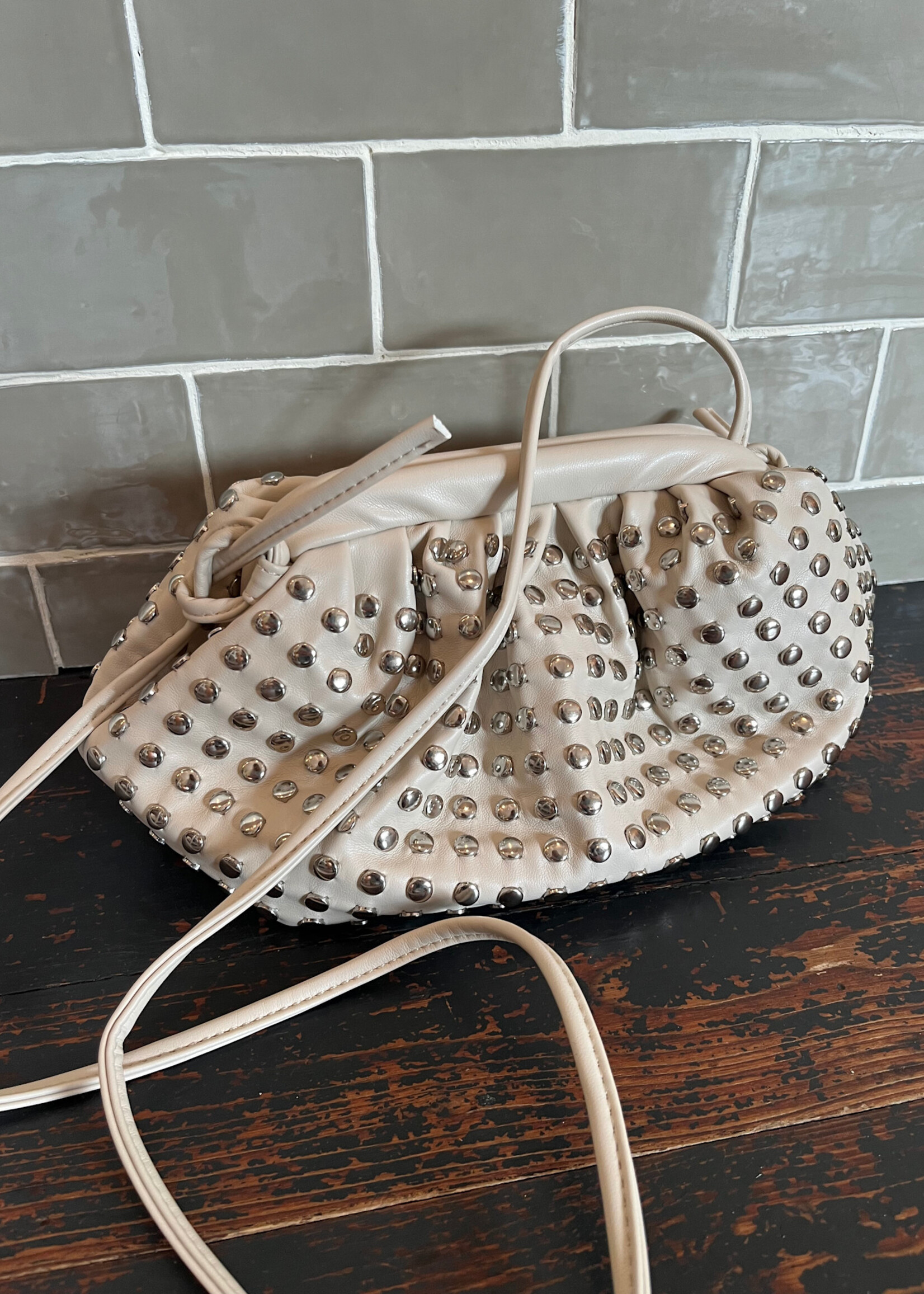 Flo Boutique Clutch Nola Studs Beige