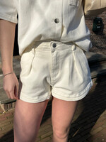Flo Boutique Oversized Short Nana Off-White