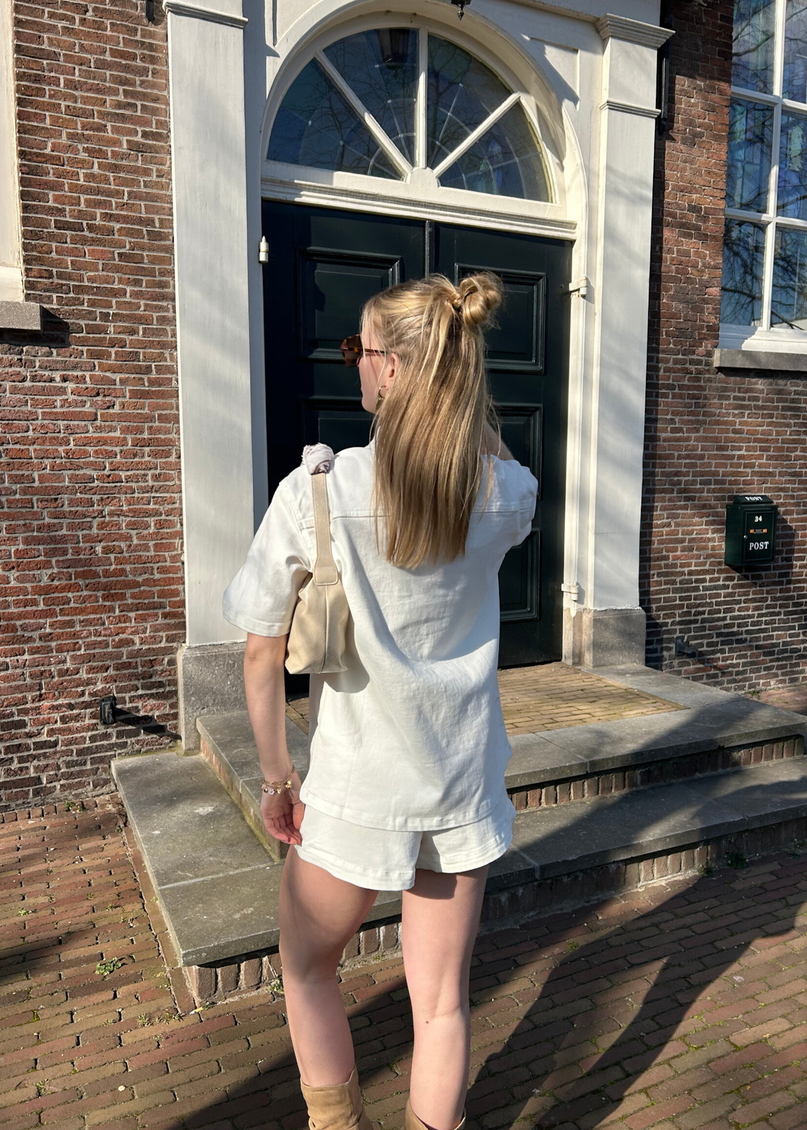 Flo Boutique Oversized Short Nana Off-White