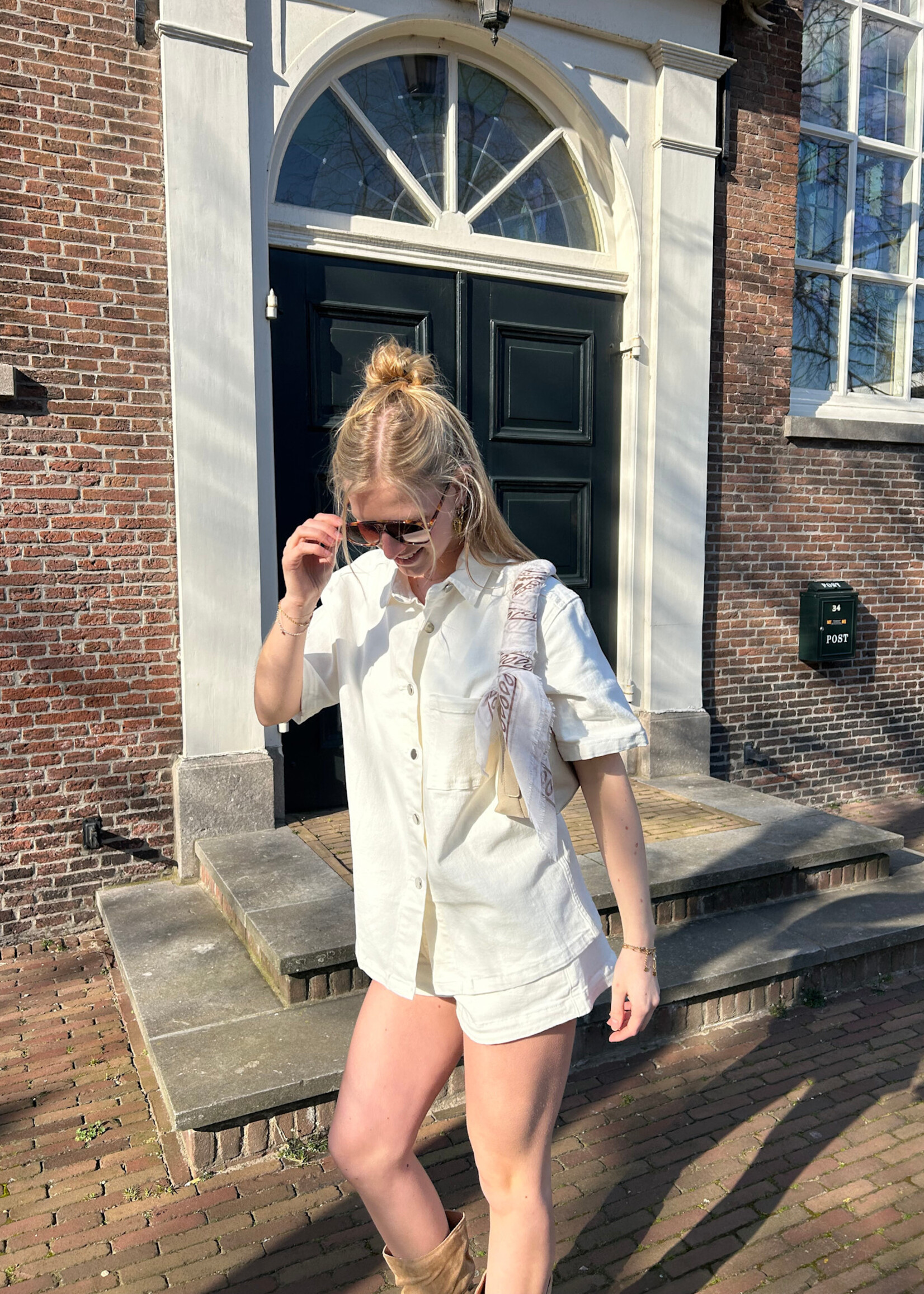 Flo Boutique Oversized Short Nana Off-White