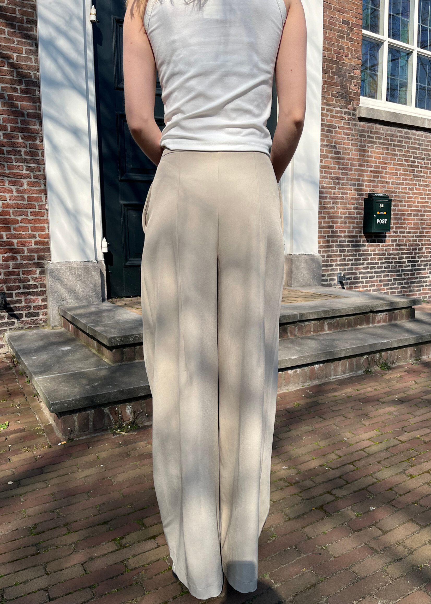 Flo Boutique Pleated Wide Leg broek Deirdre Light Taupe