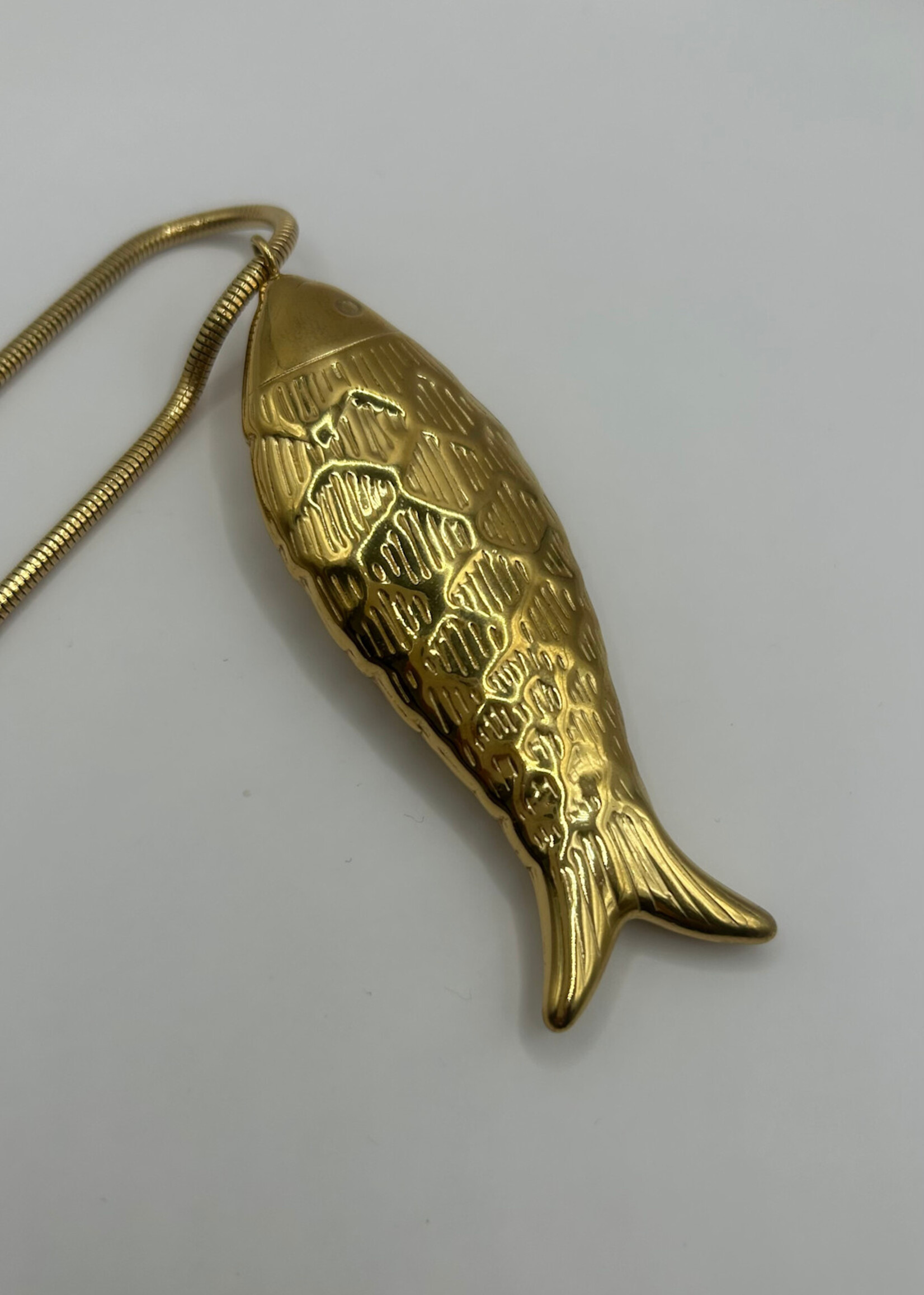 Flo Boutique Long Necklace Very Big Fish
