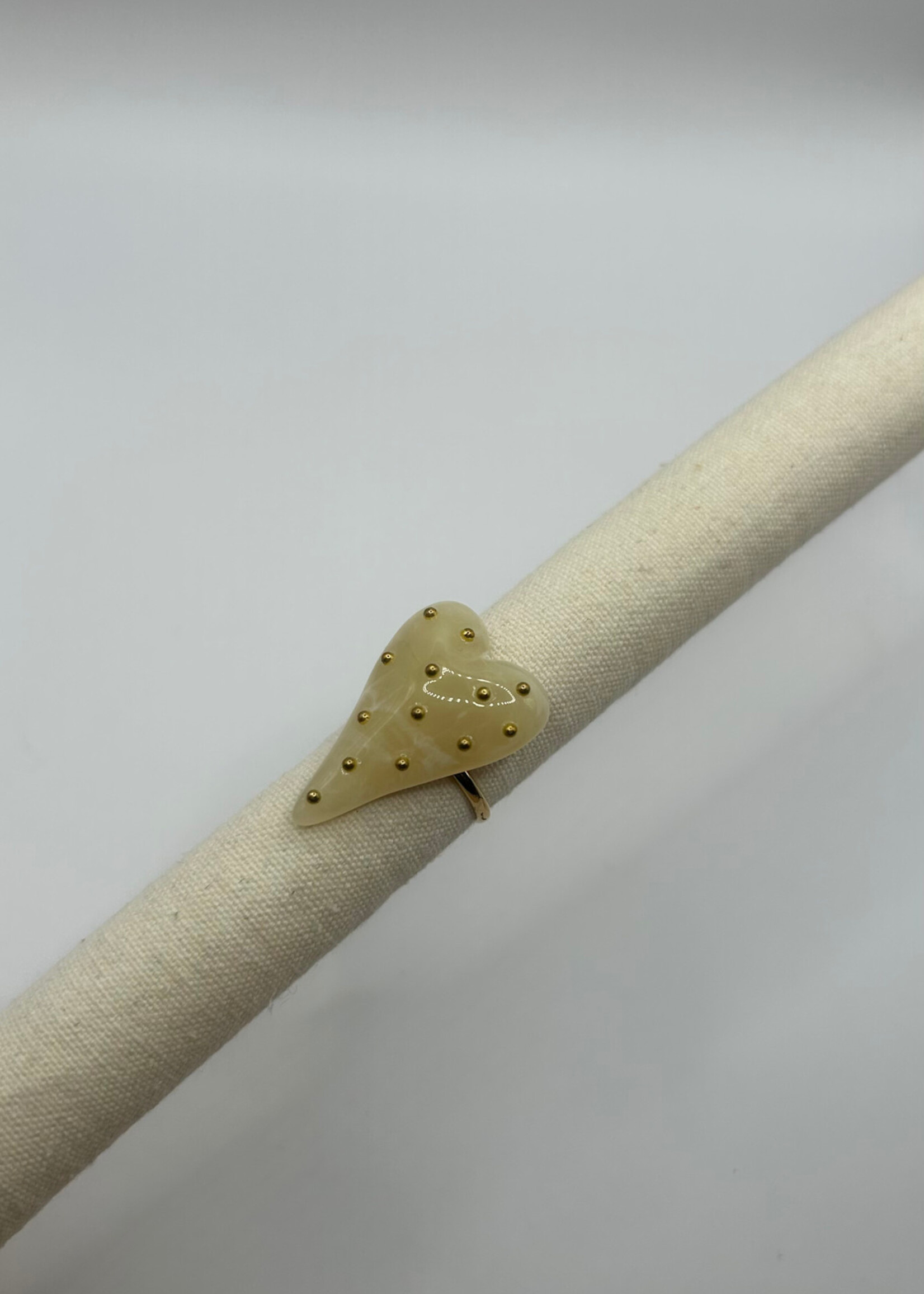 Flo Boutique Ring Beige Heart