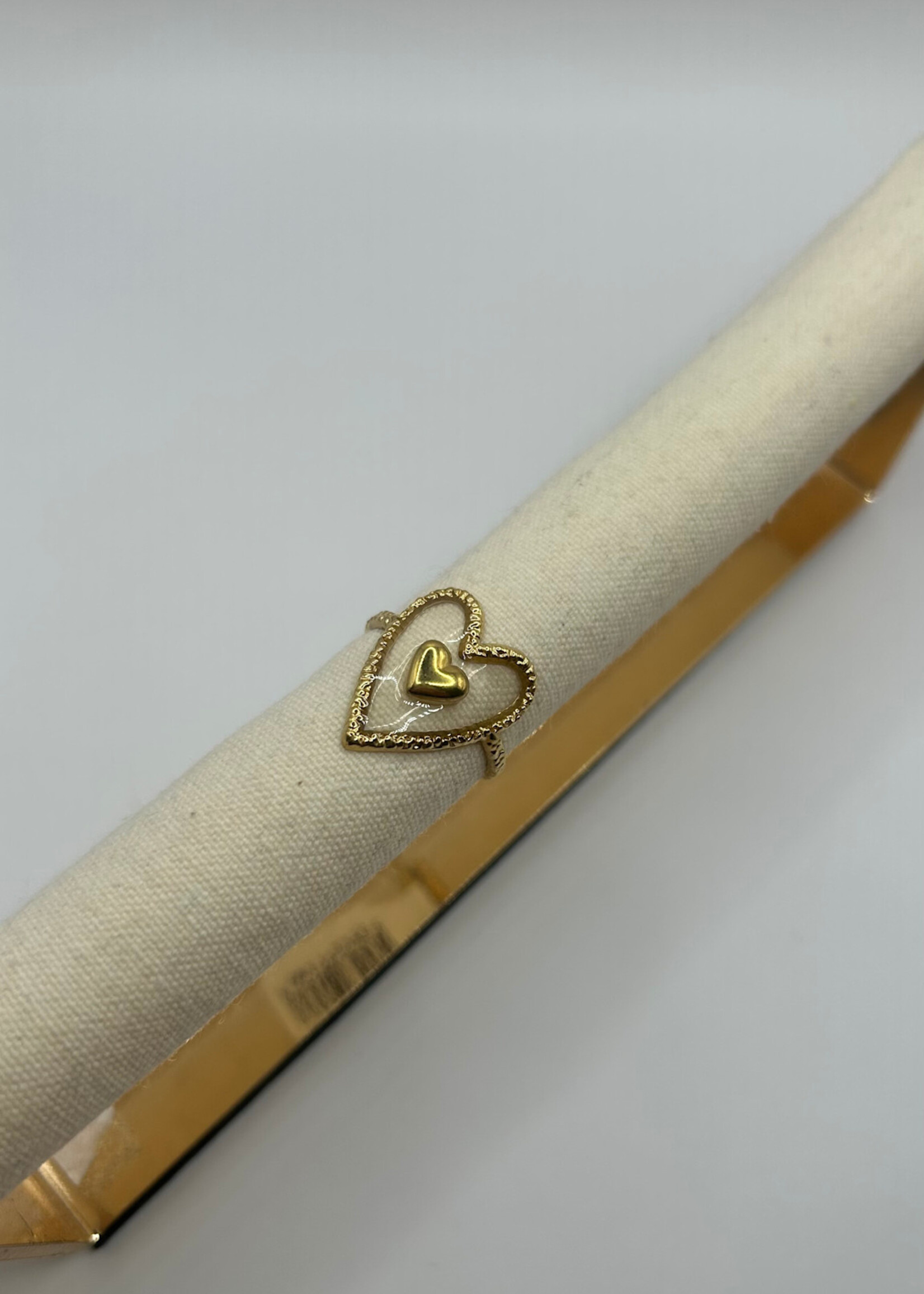 Flo Boutique Ring Heart Filled with Love