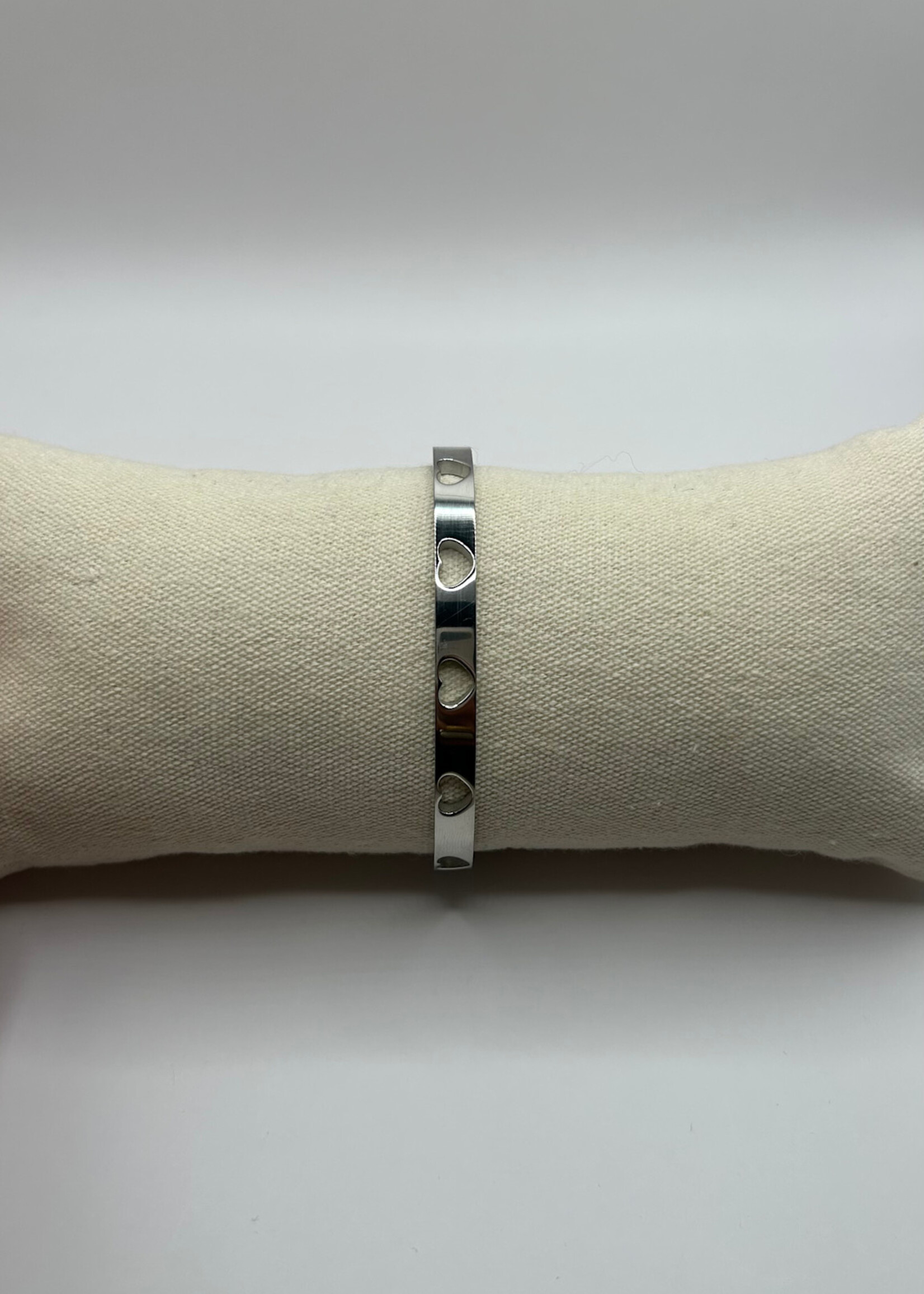 Flo Boutique Open Heart Bangle
