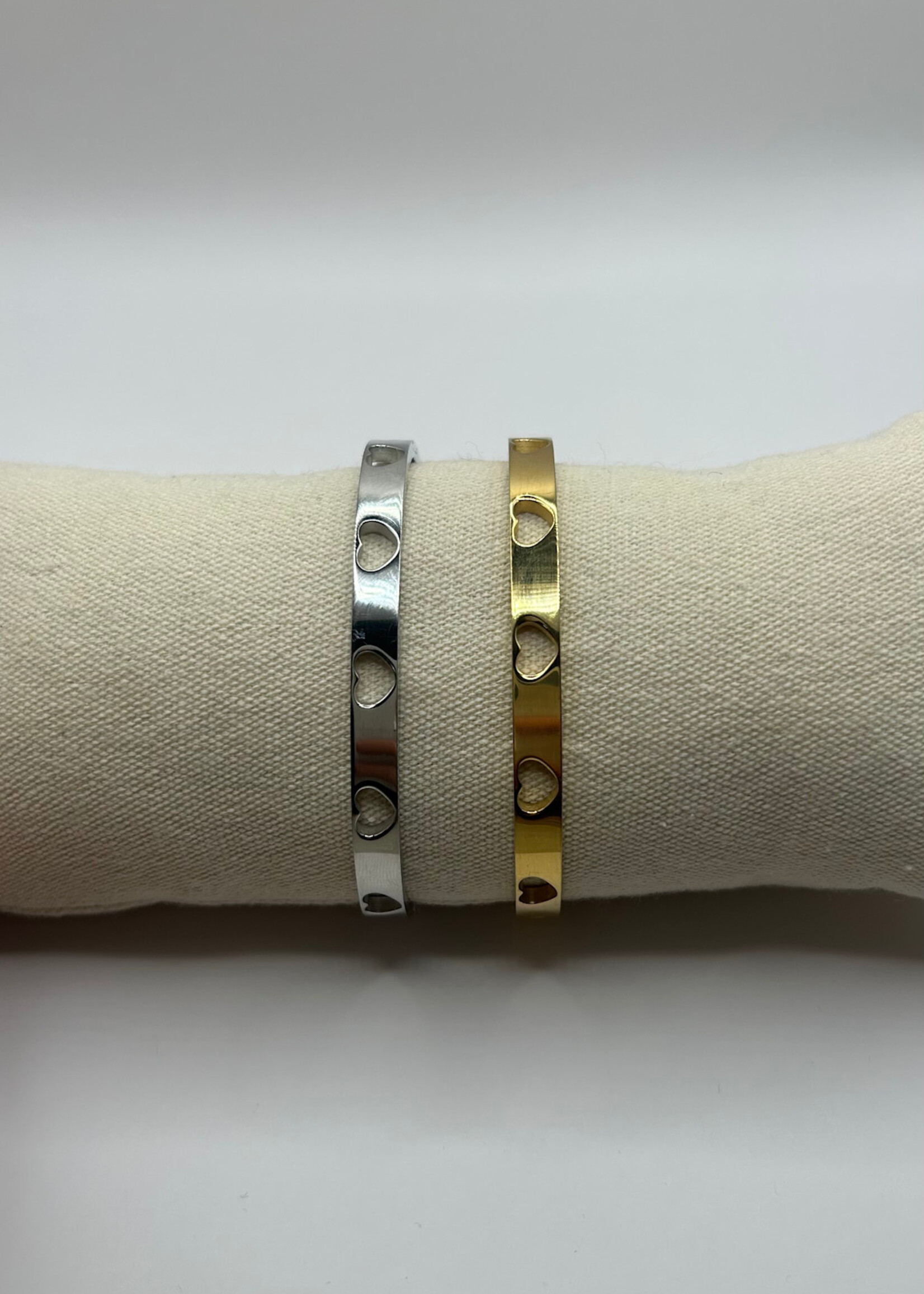 Flo Boutique Open Heart Bangle
