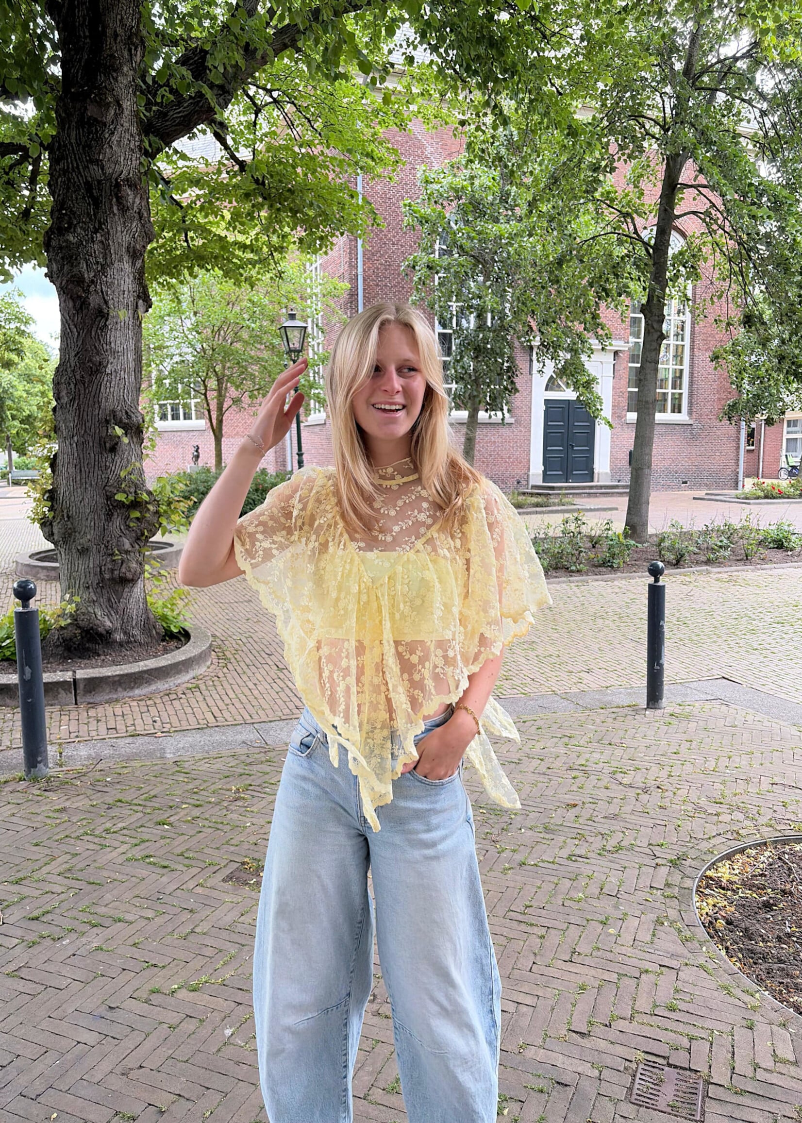 Flo Boutique Top Maan Yellow