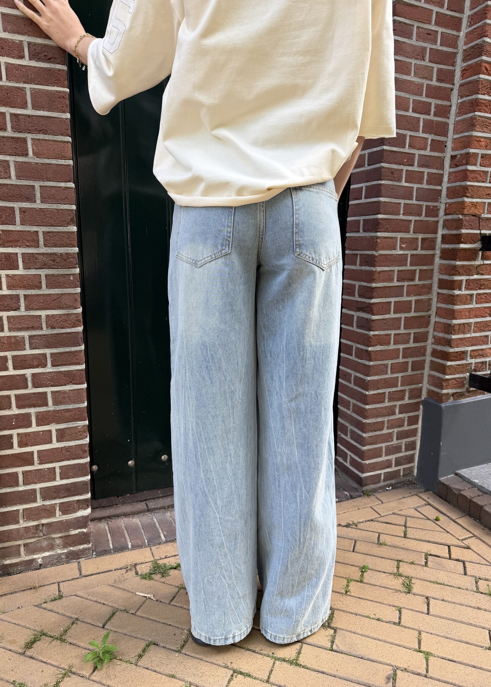 Flo Boutique Button Jeans Vic
