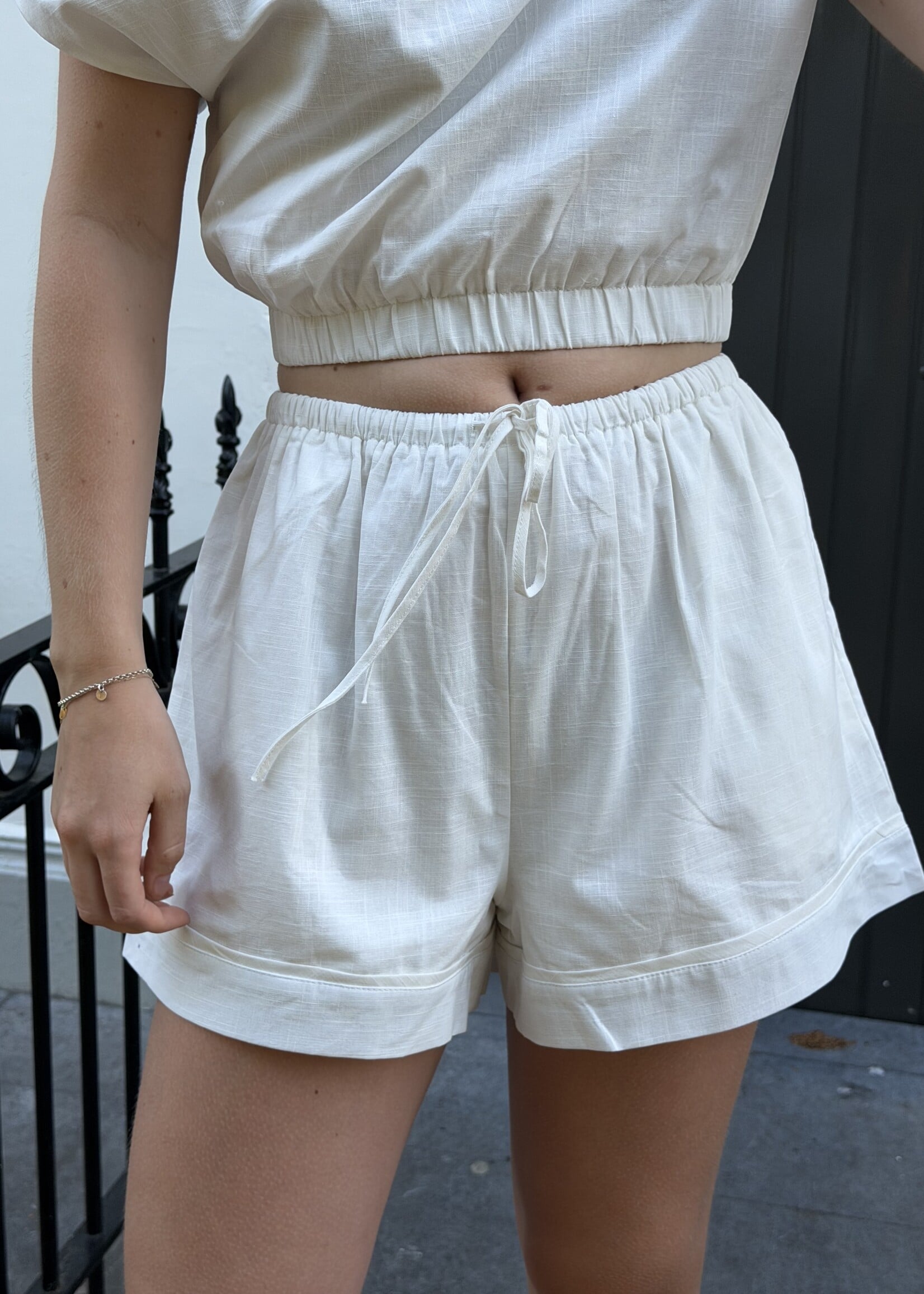 Flo Boutique Short Mirre White