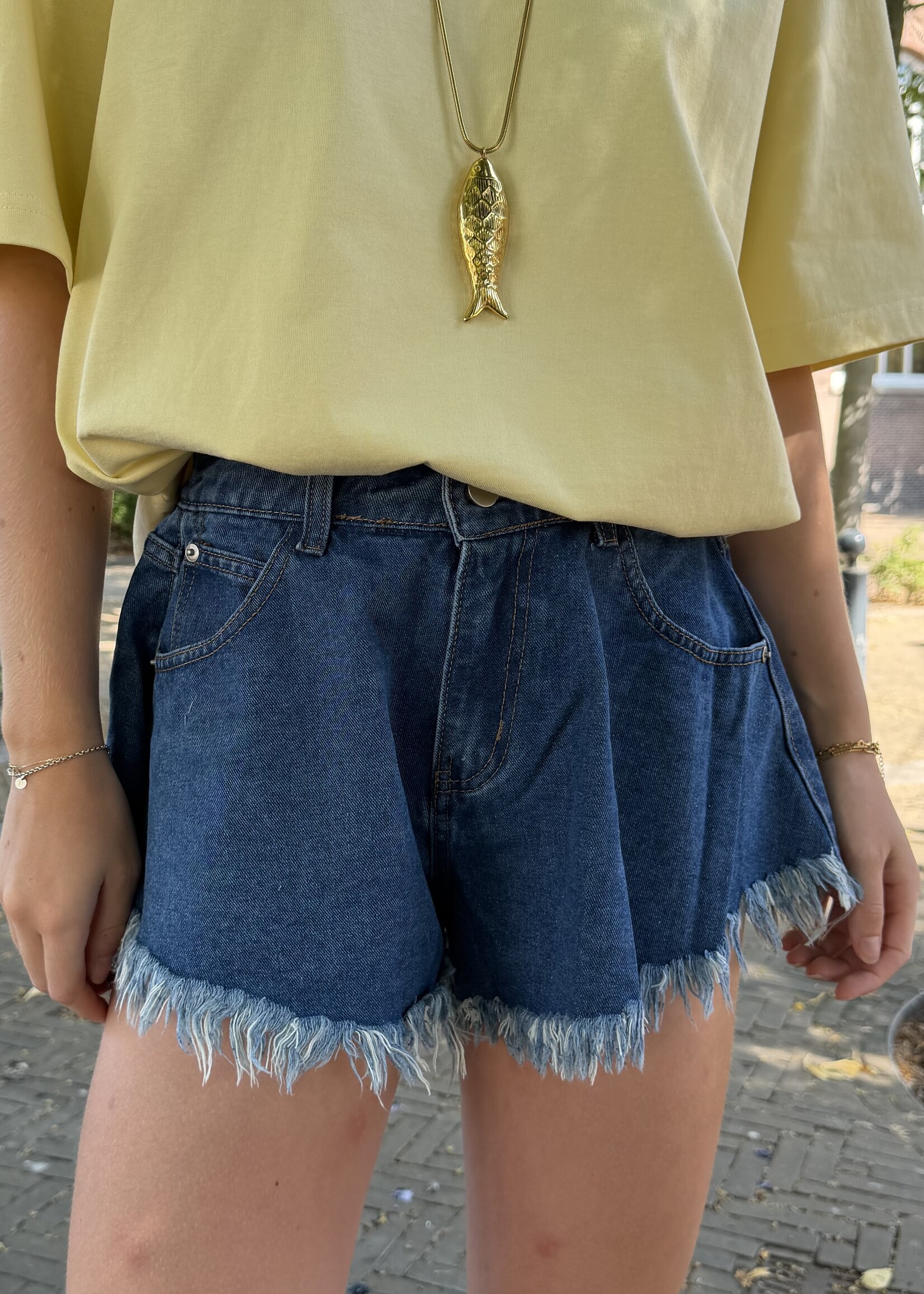 Flo Boutique Denim Short Stevie Mid-Blue