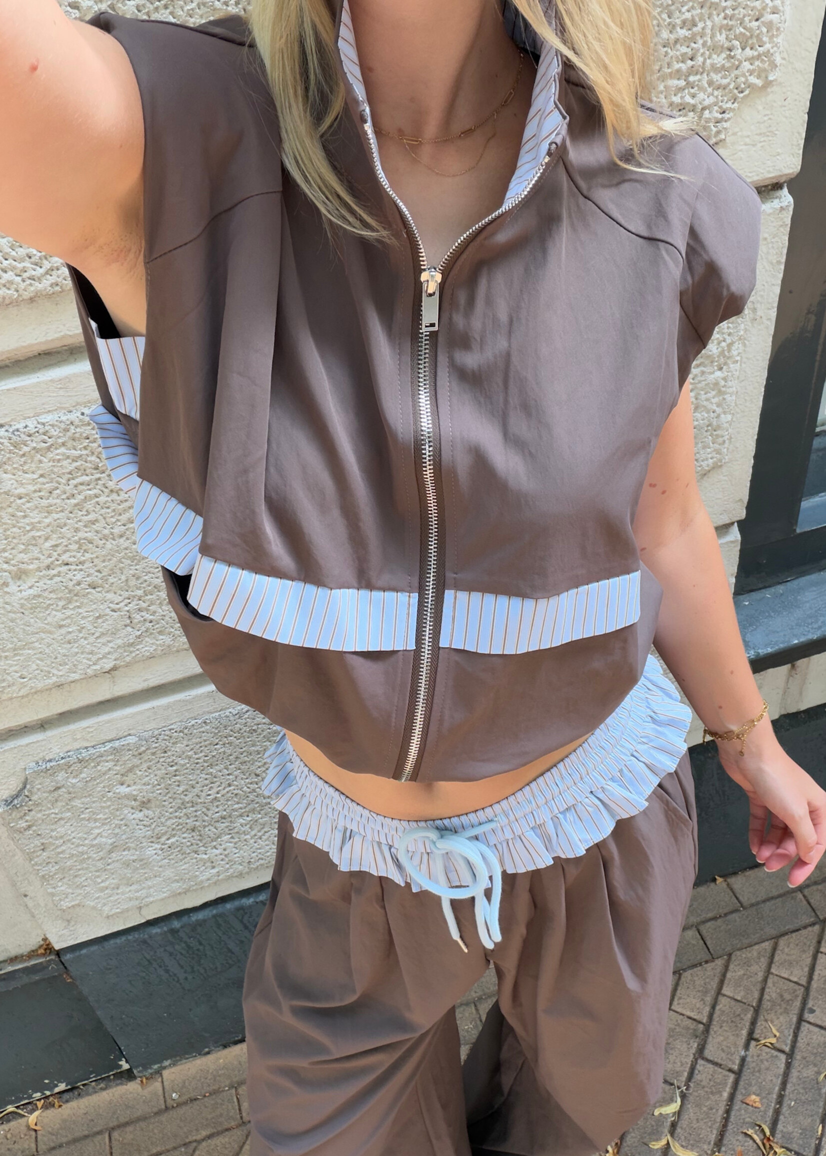 Flo Boutique Gilet Jet Brown