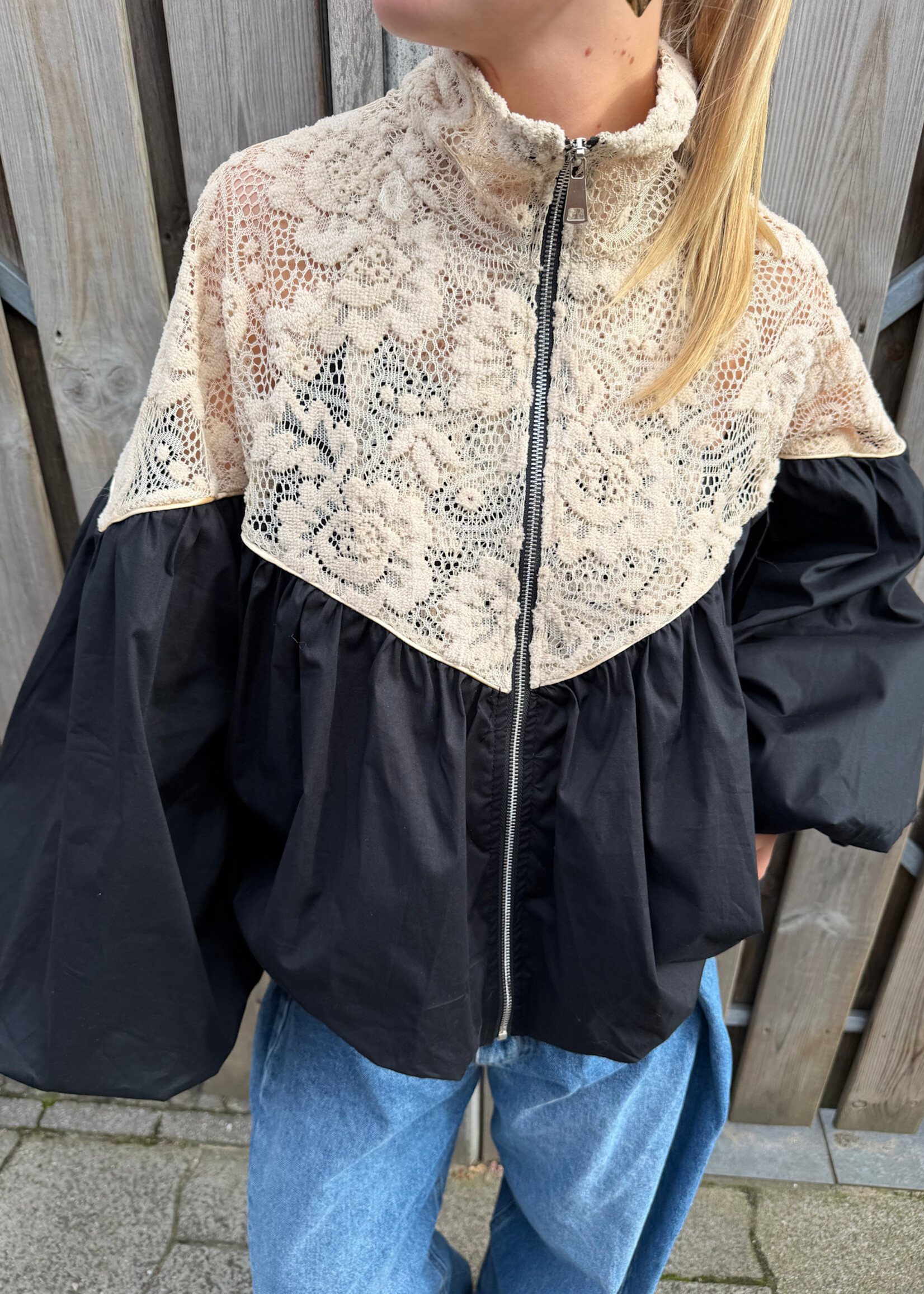 Flo Boutique Balloon Jacket Rive Crochet Black