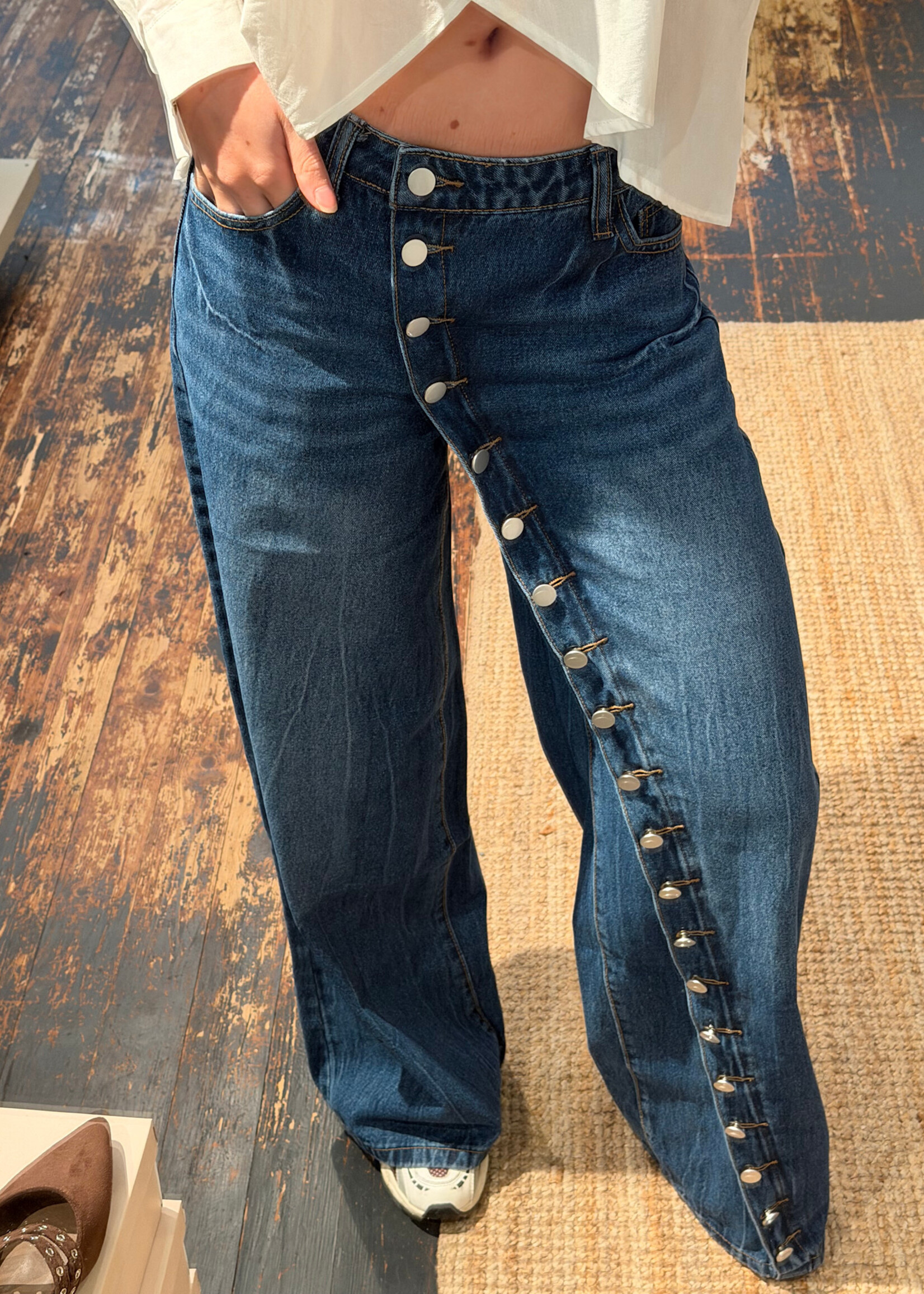 Flo Boutique Button Jeans Vic Mid Blue