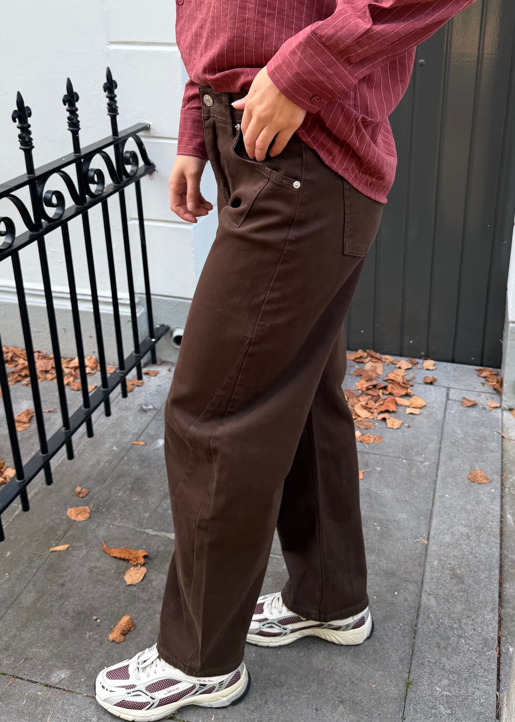 Flo Boutique Balloon Jeans Anne Brown