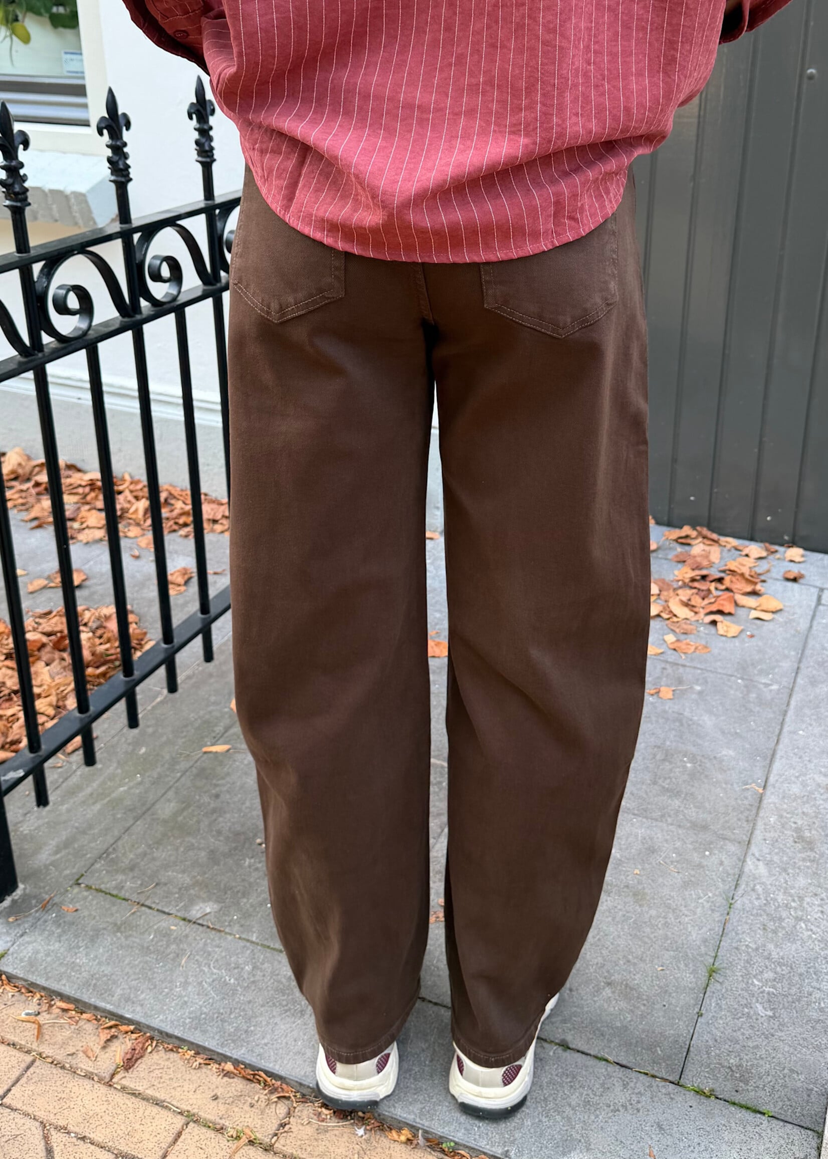Flo Boutique Balloon Jeans Anne Brown