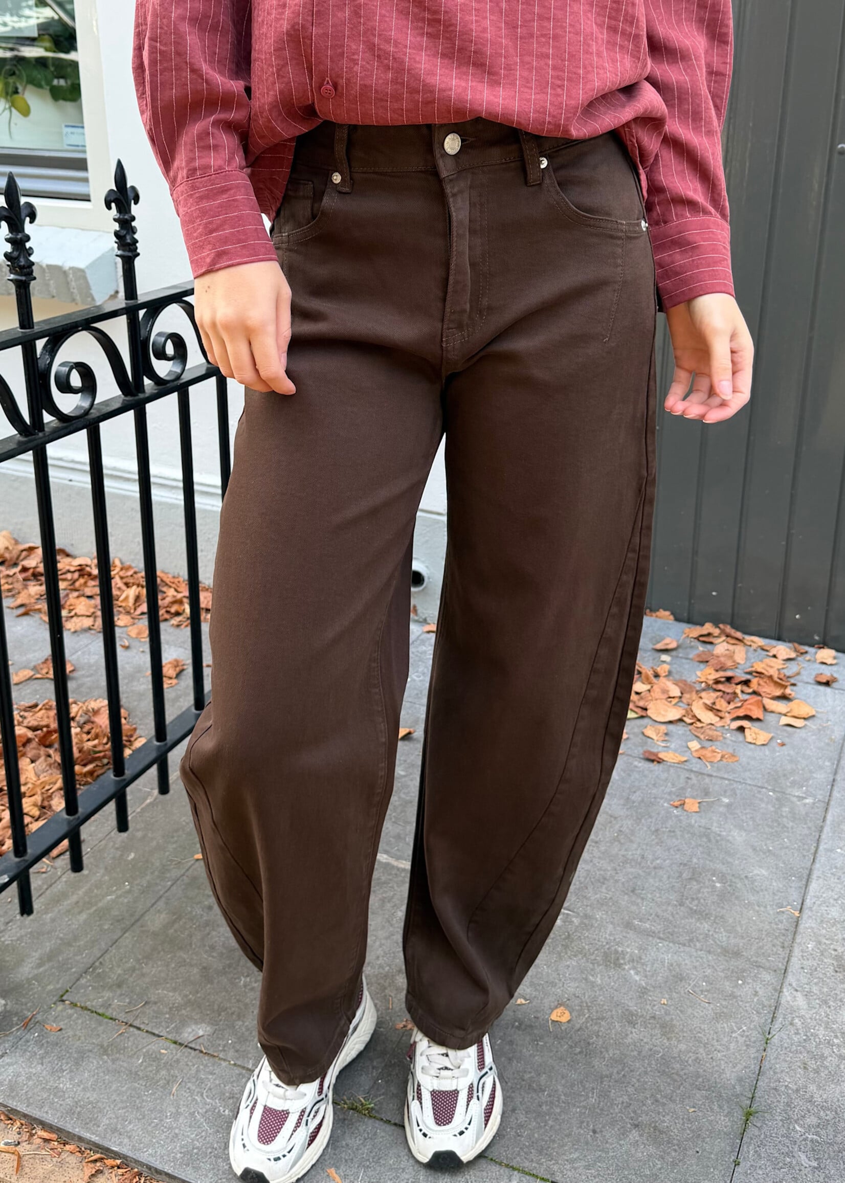Flo Boutique Balloon Jeans Anne Brown