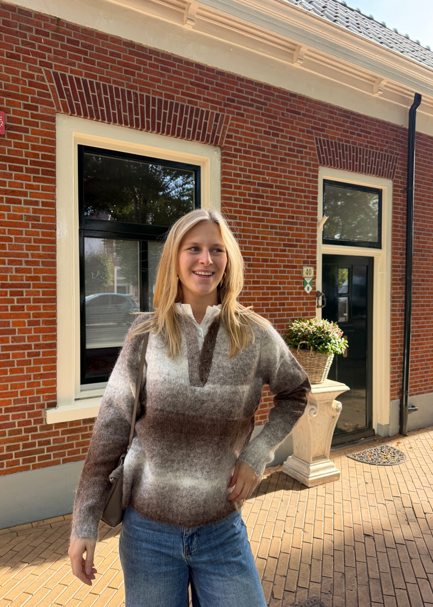 Flo Boutique Trui Emma Coffee