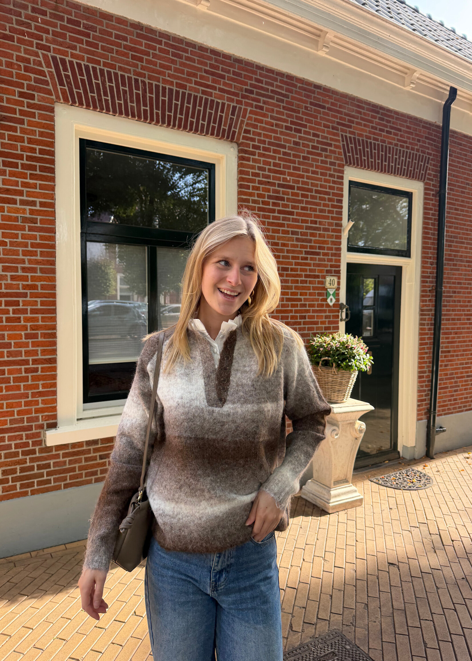 Flo Boutique Trui Emma Coffee