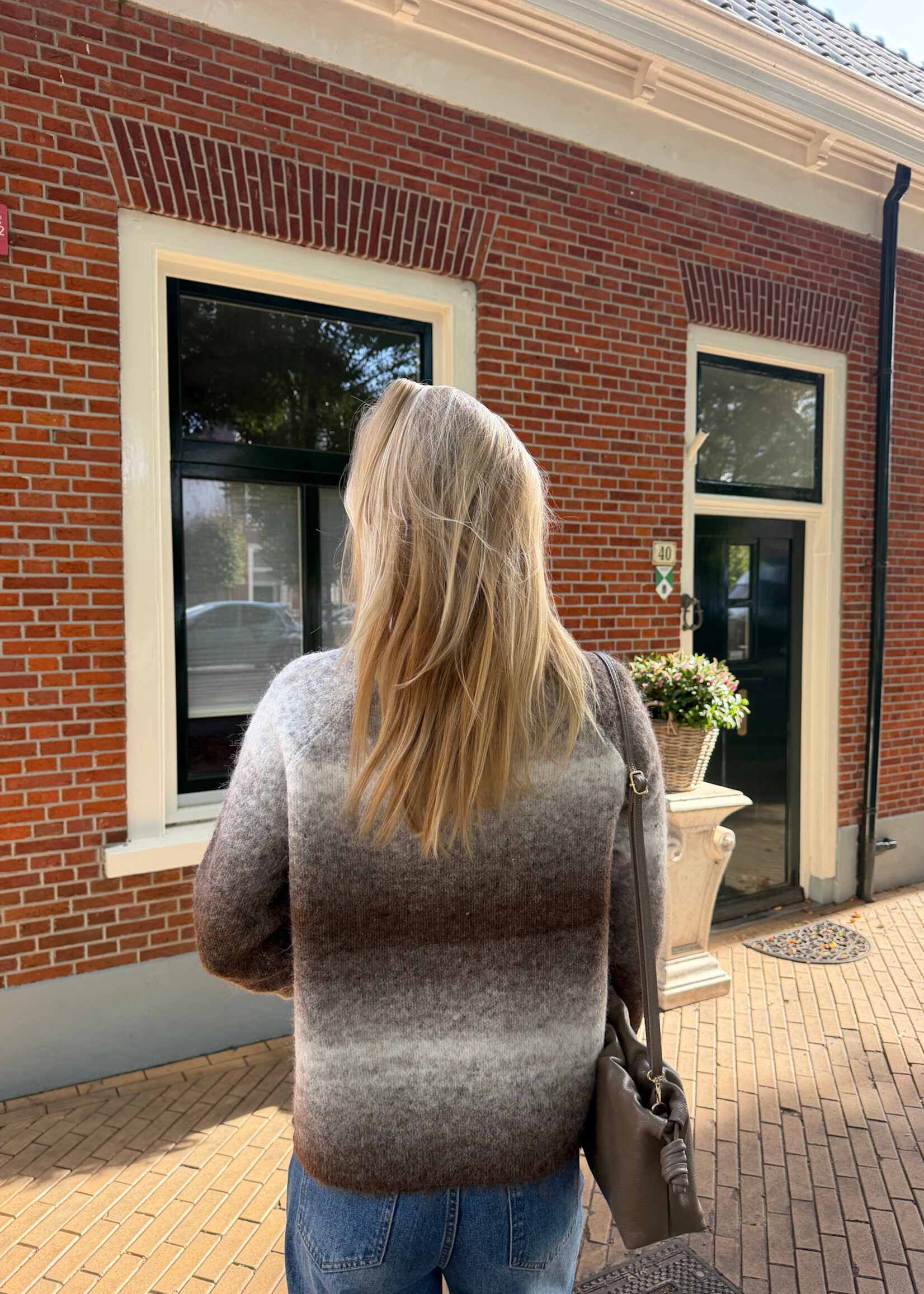 Flo Boutique Trui Emma Coffee