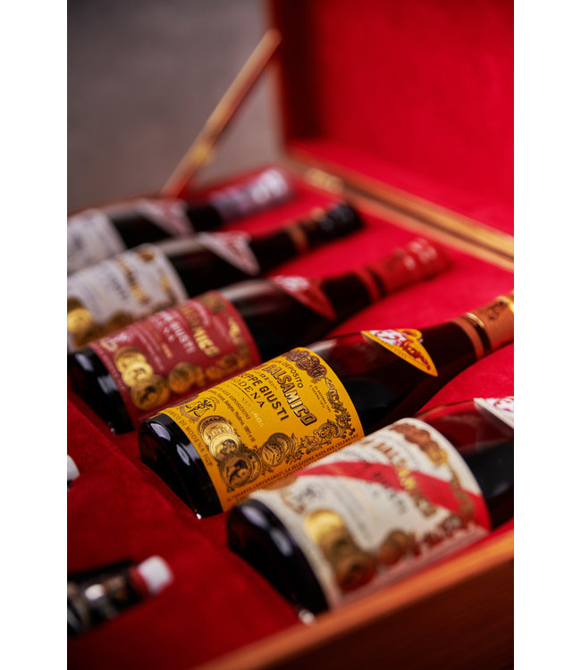 Giuseppe Giusti Aceto Balsamico di Modena I.G.P.  5 flessen a  250 ml