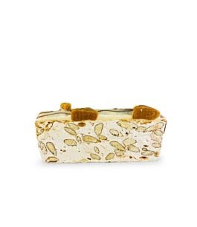 Italiaanse nougat met gezoute boterkaramel. Torrone panna Normandia
