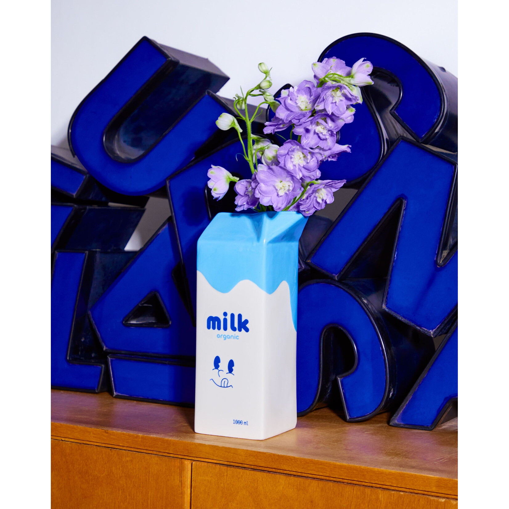 Fluid Market Fluid market - vase - milk