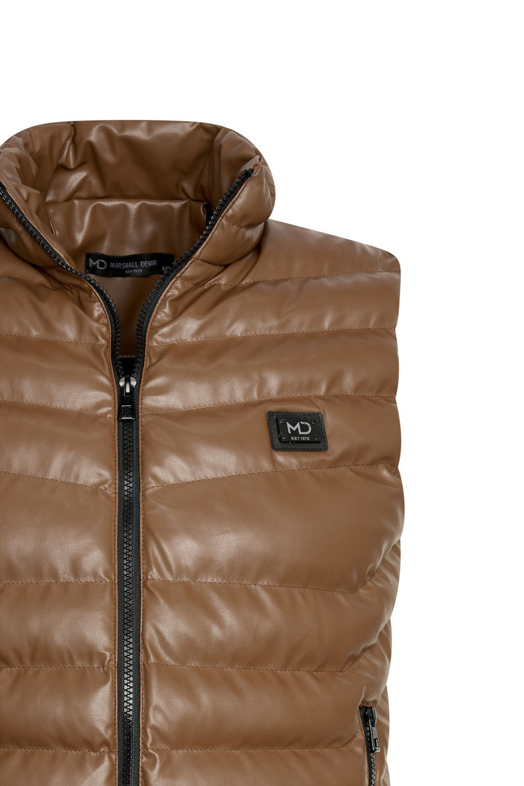 BODYWARMER IMITATIELEER BRUIN