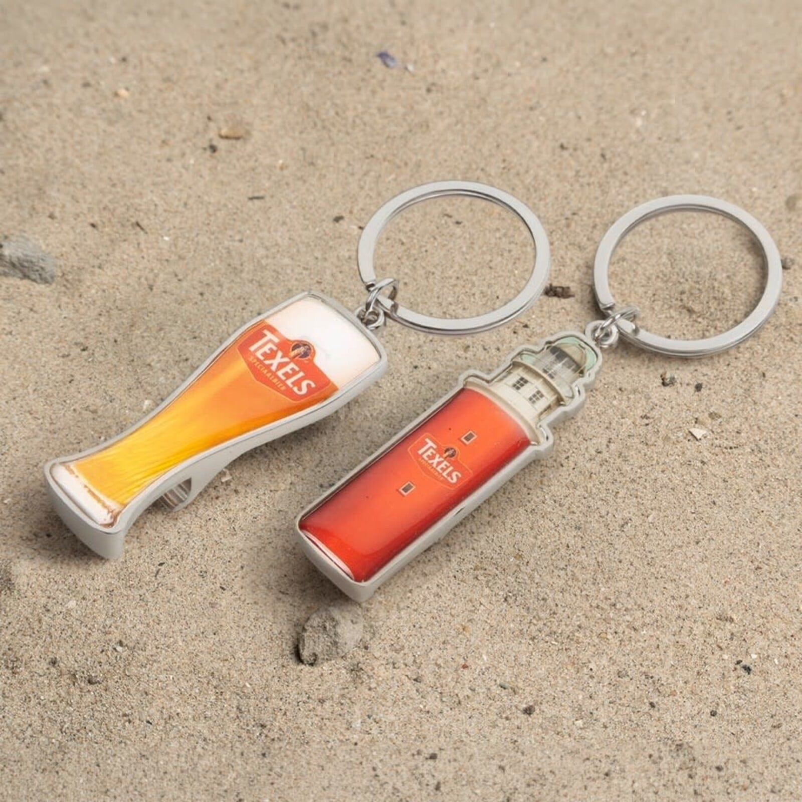 Set Texels Sleutelhanger met opener - Vuurtoren en Skuumkoppe glas