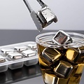 Whiskey Stones Set (8 stuks) Incl. Tang - Whisky Stenen - RVS - Herbruikbare ijsblokjes - Icecubes met tang 8 Stuks