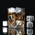Whiskey Stones Set (8 stuks) Incl. Tang - Whisky Stenen - RVS - Herbruikbare ijsblokjes - Icecubes met tang 8 Stuks