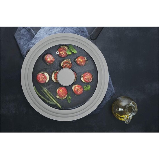 Royalty Line Royalty Line®  Steelpannen Inductie - Steelpan Met Silicone Deksel - Ø 18/20 cm - Antiaanbaklaag -  Silver