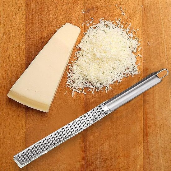 Igoods Igoods Rasp - Rasp met Handvat - Keukenrasp - Citroenrasp - Knoflookrasp - Kaasrasp - RVS