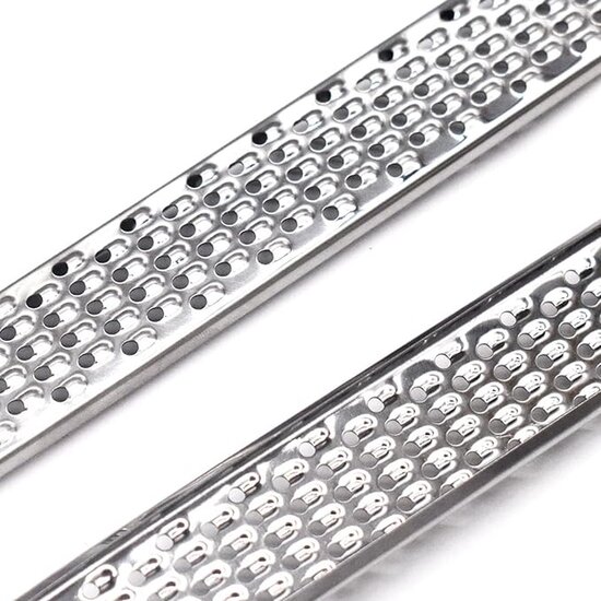 Igoods Igoods Rasp - Rasp met Handvat - Keukenrasp - Citroenrasp - Knoflookrasp - Kaasrasp - RVS