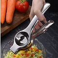 Igoods Igoods Citruspers - Limoenpers - Handmatige Citroenpers - RVS - Zilver