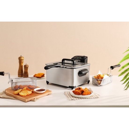 Royalty Line® DF4902 Frituurpan - 4.5 Liter - Grote Friteuse met 3 Manden - 2000W - Met Koude Handgrepen en Traploos Instelbare Temperatuurregelaar & Deksel Met Glas - RVS