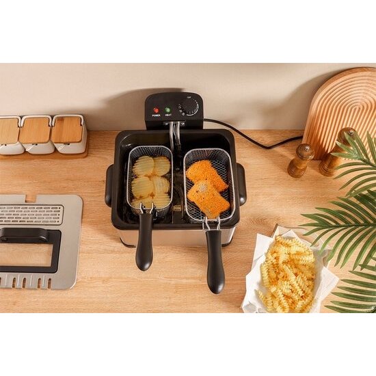 Royalty Line® DF4902 Frituurpan - 4.5 Liter - Grote Friteuse met 3 Manden - 2000W - Met Koude Handgrepen en Traploos Instelbare Temperatuurregelaar & Deksel Met Glas - RVS