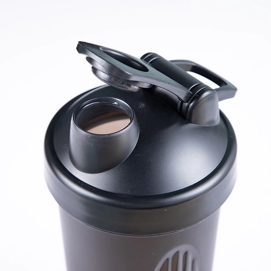 Igoods Igoods Shakebeker – Met RVS Mixerbal – BPA-vrij & Lekvrij – Shaker voor Proteïne Shakes, Smoothies & Sportvoeding – Fitness Shake Cup – 600ml – Wit