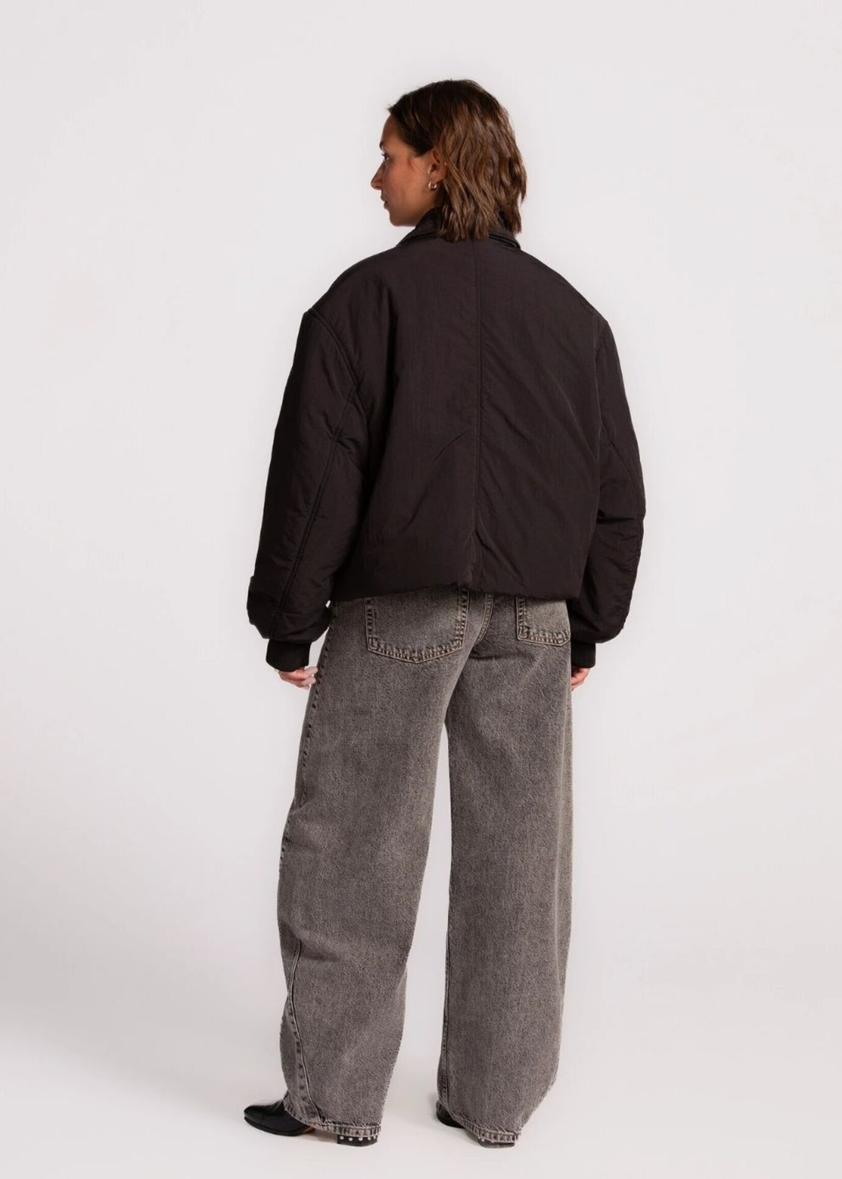 Les Soeurs Bomber Mauro, Black