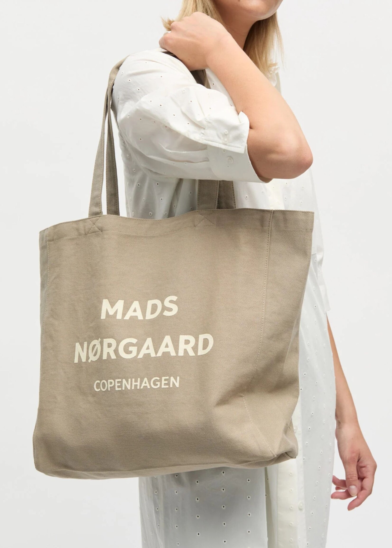 Mads Nørgaard Boutique Athene Bag. Overland Trek