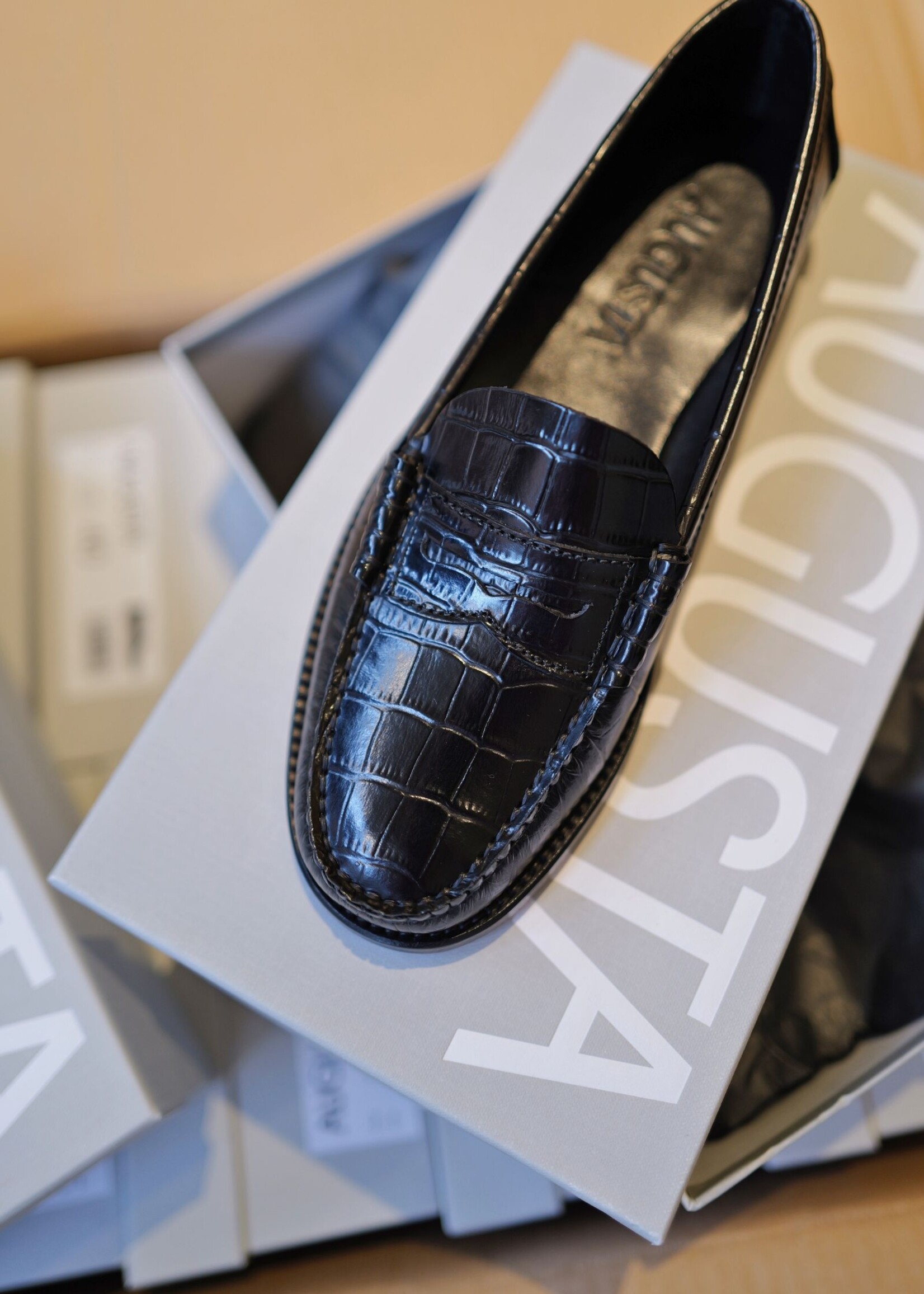 Augusta Zoe Loafers Croc Effect, Black