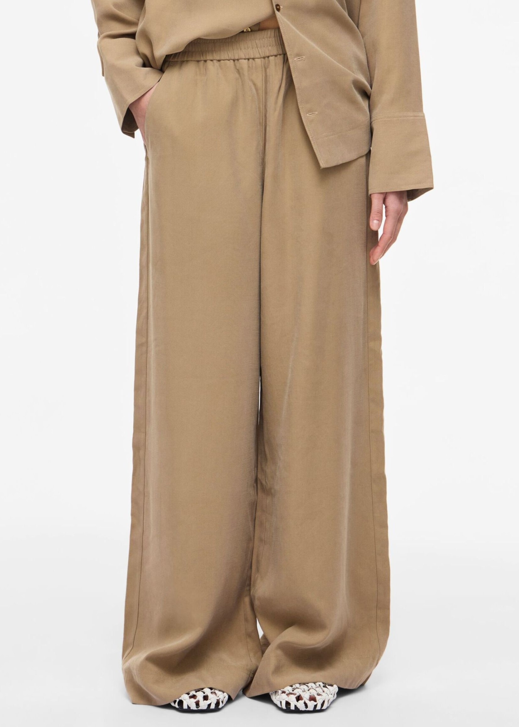 The Rouge Edit Roumelia Trousers, Petrified Oak
