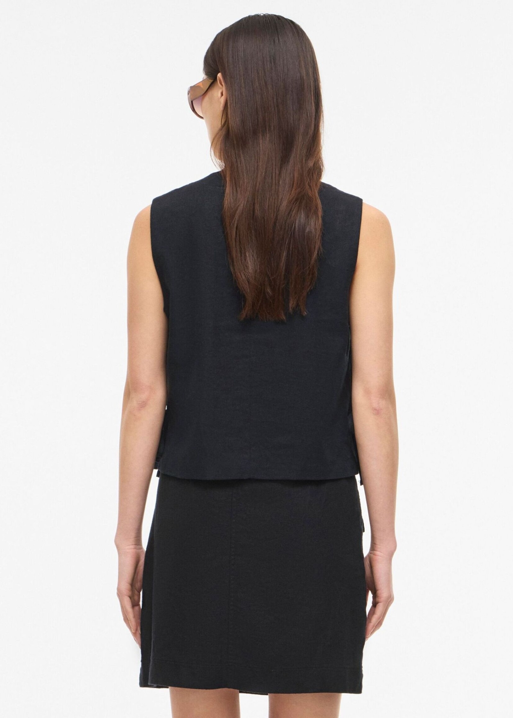 The Rouge Edit Rousummer V-Neck Vest, Meteorite