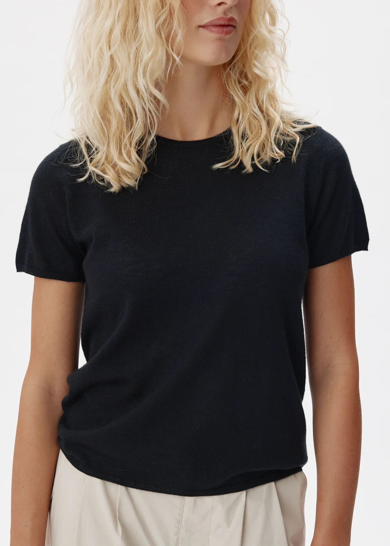 Six Ames Antonia Cashmere Tee, Black